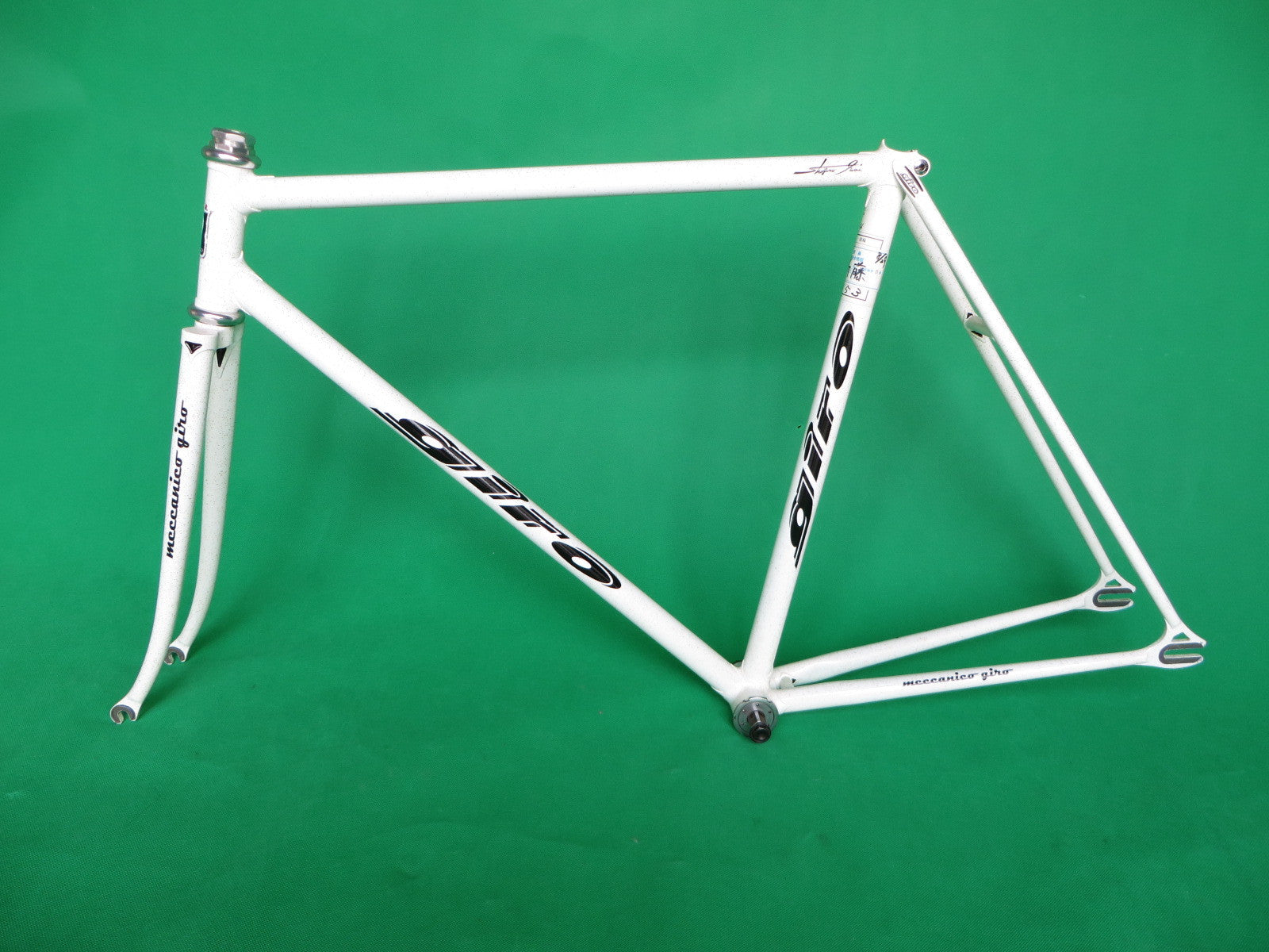 Giro White w Gold flake #4 (52.5cm)