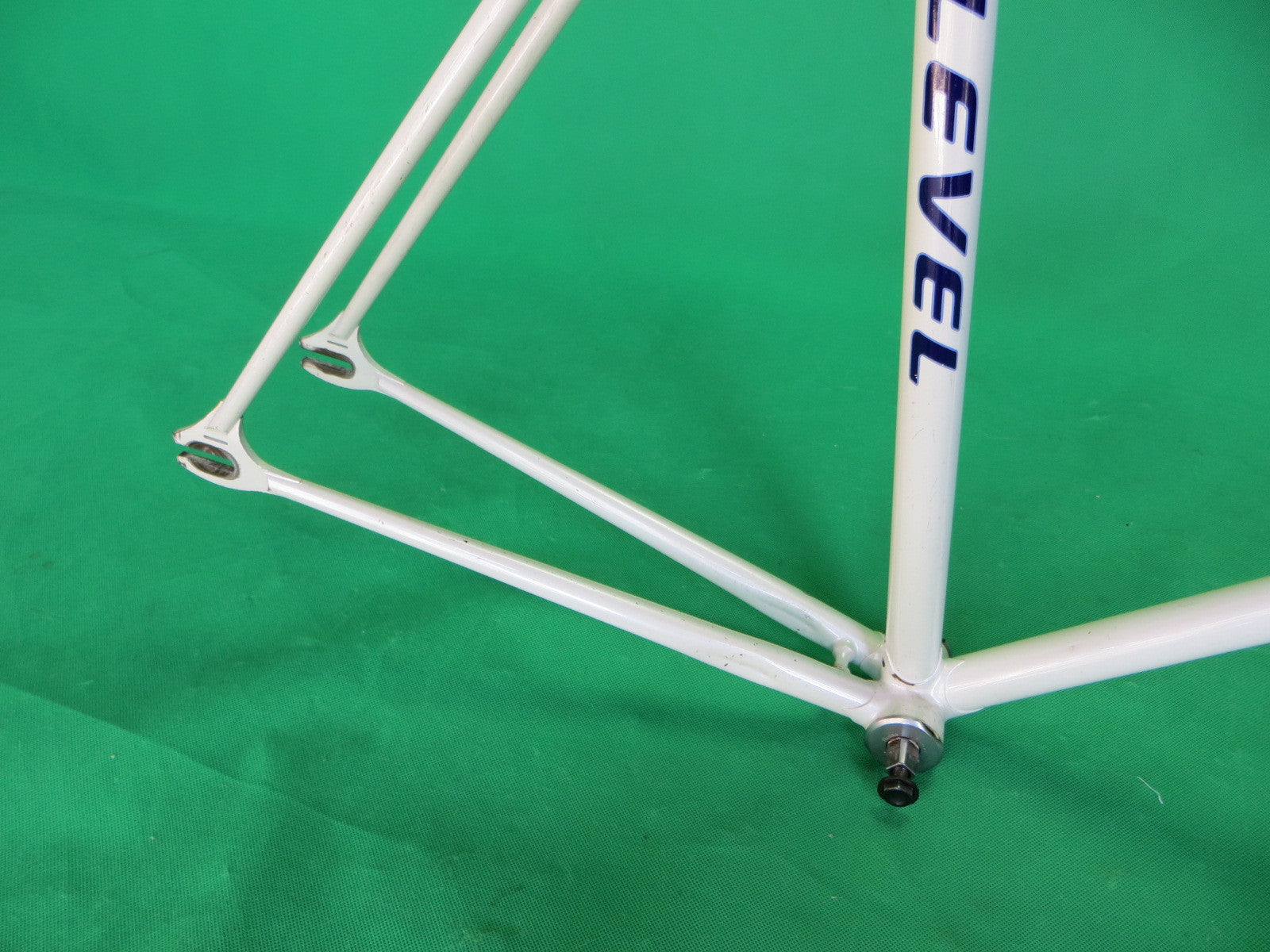 Level White (53cm) – NJS EXPORT