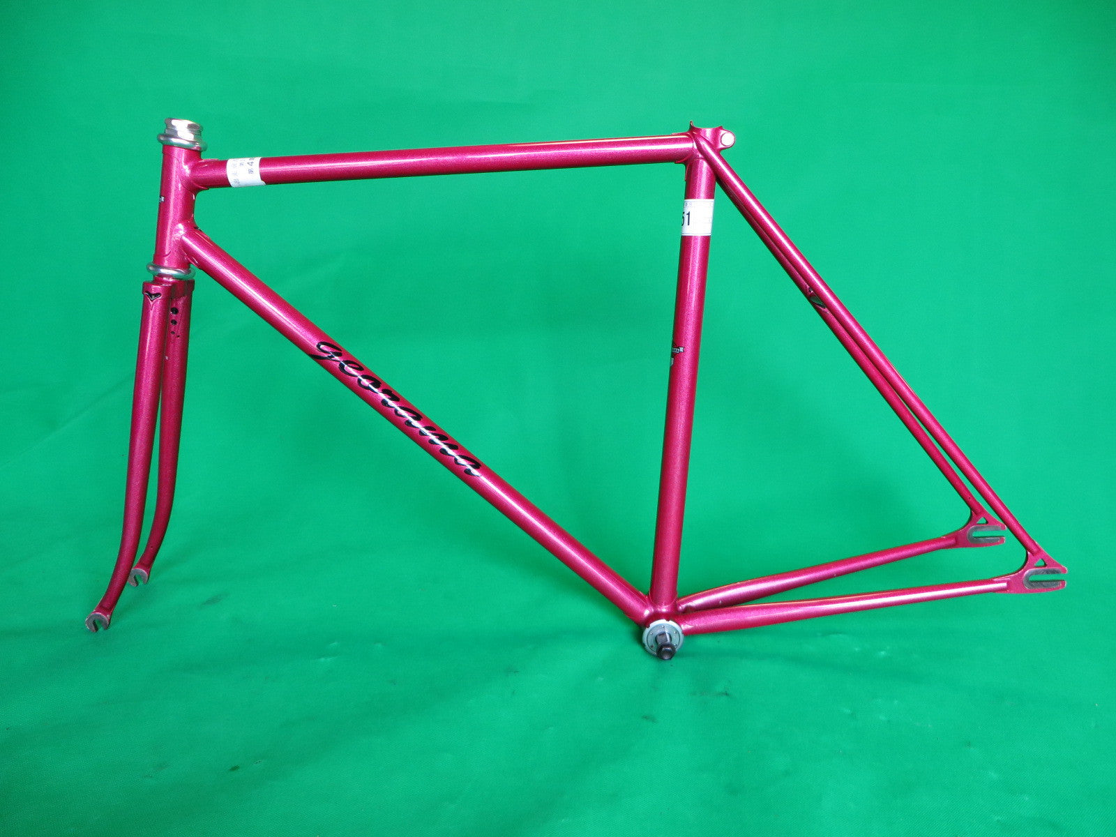 GEORAMA // shot pink metallic // 51.5cm