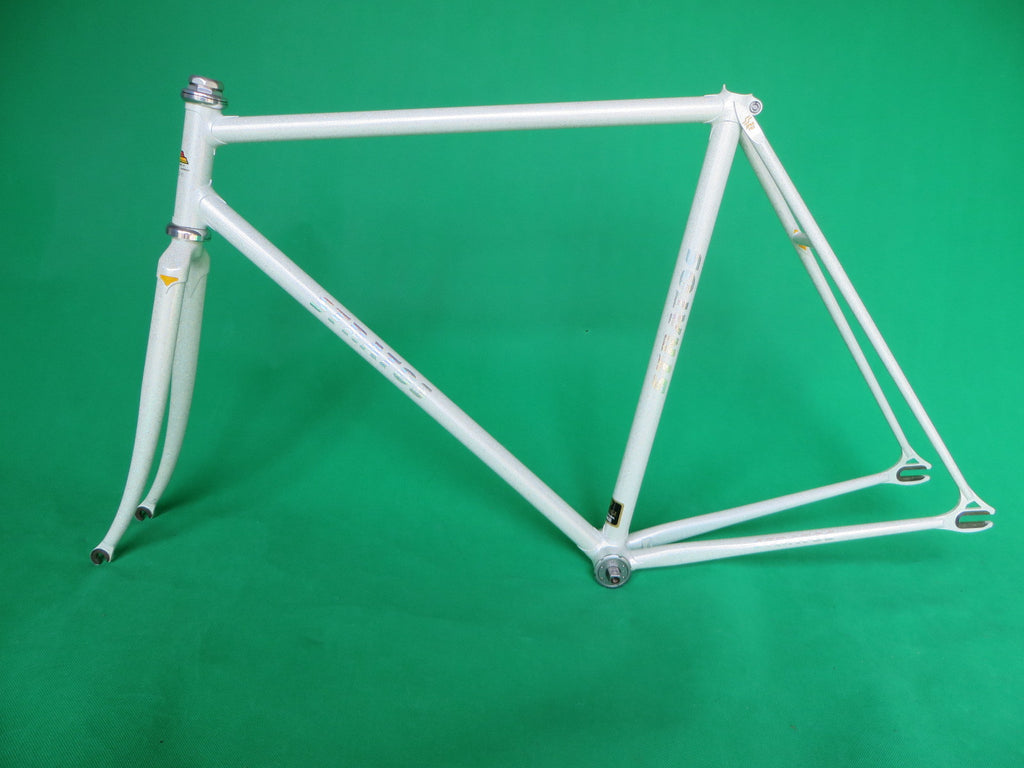 Stratos White S-Class No.2 (53.5cm)