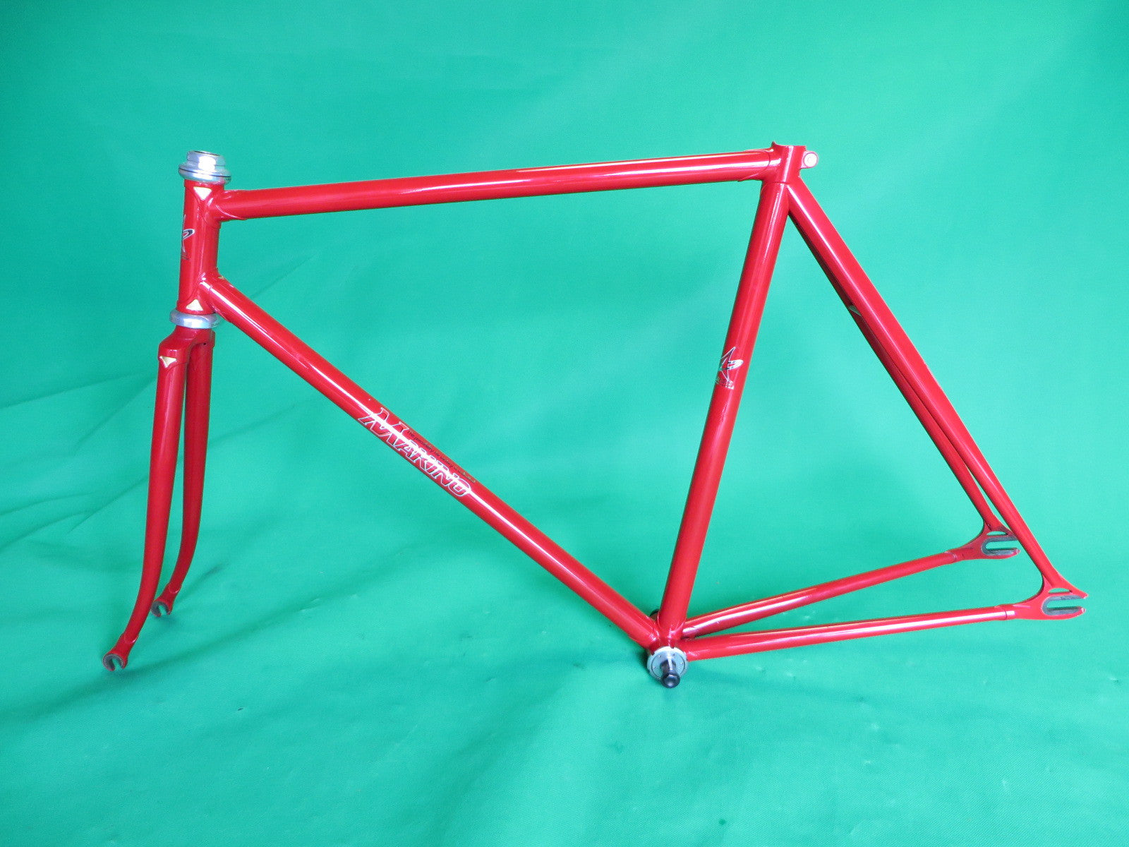 MAKINO // red metallic // 53cm