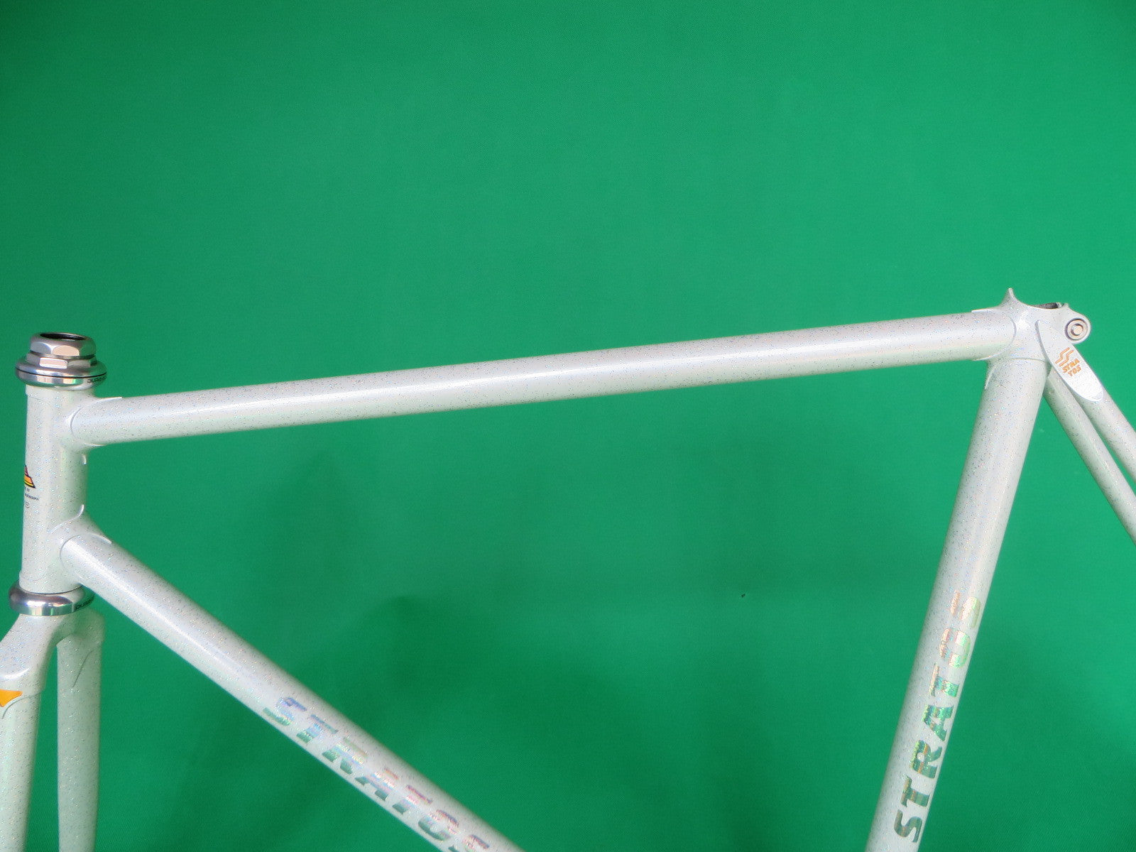 Stratos White S-Class No.2 (53.5cm) – NJS EXPORT