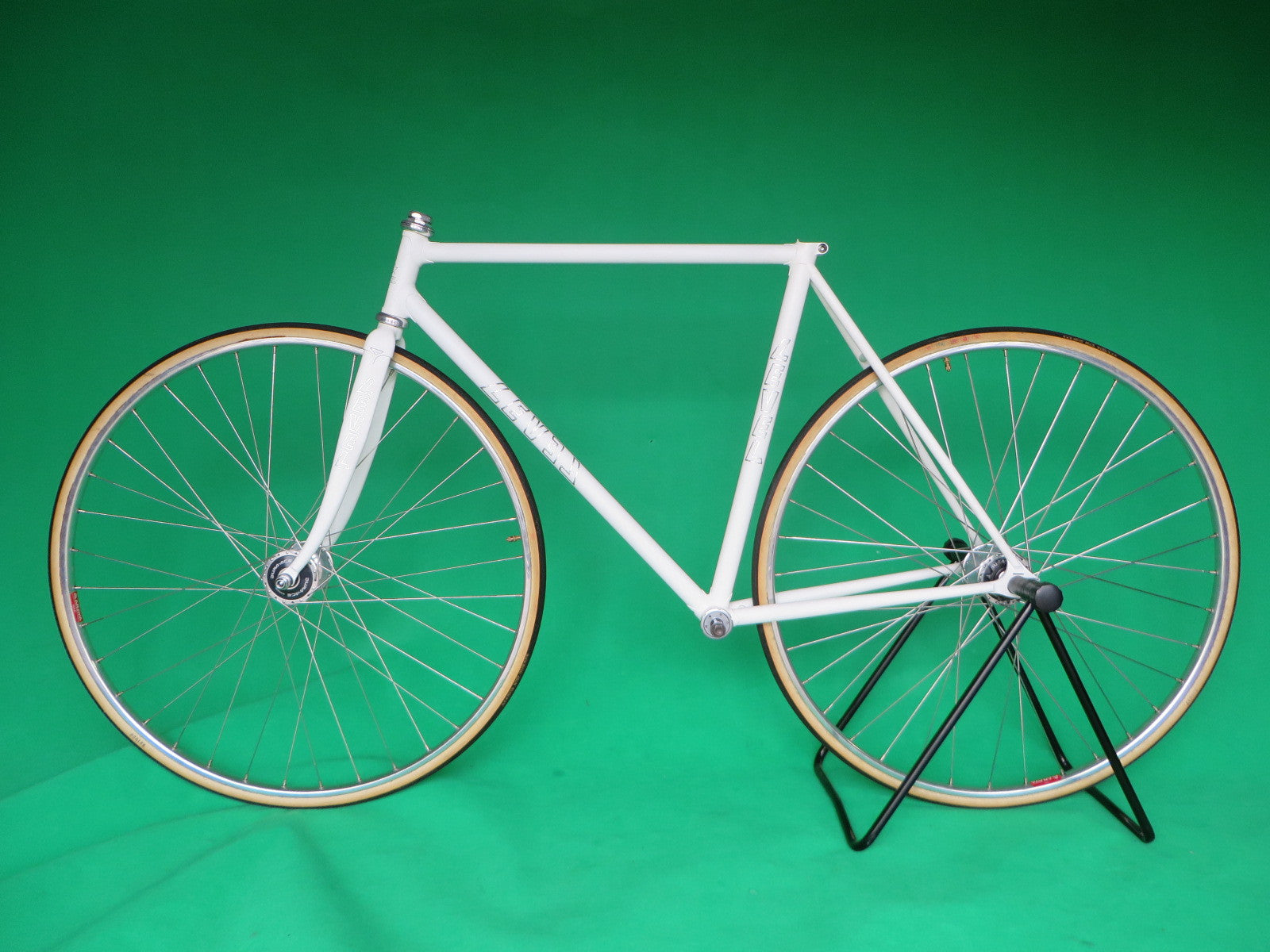 Level Matte White w/ Columbus MAX fork {51.5cm} – NJS EXPORT