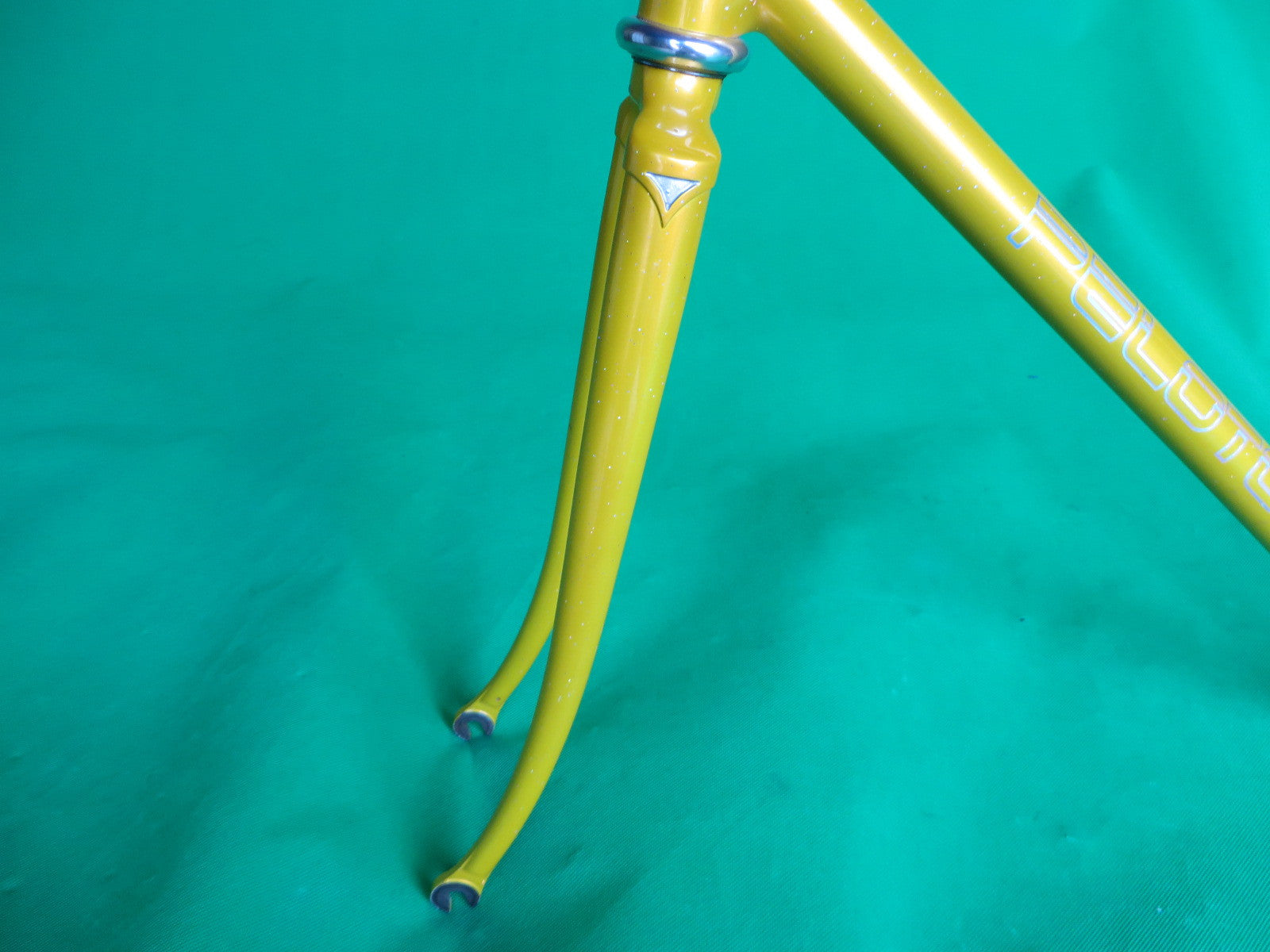 PELOTON | yellow with rainbow flake 2005 | 52cm – NJS EXPORT