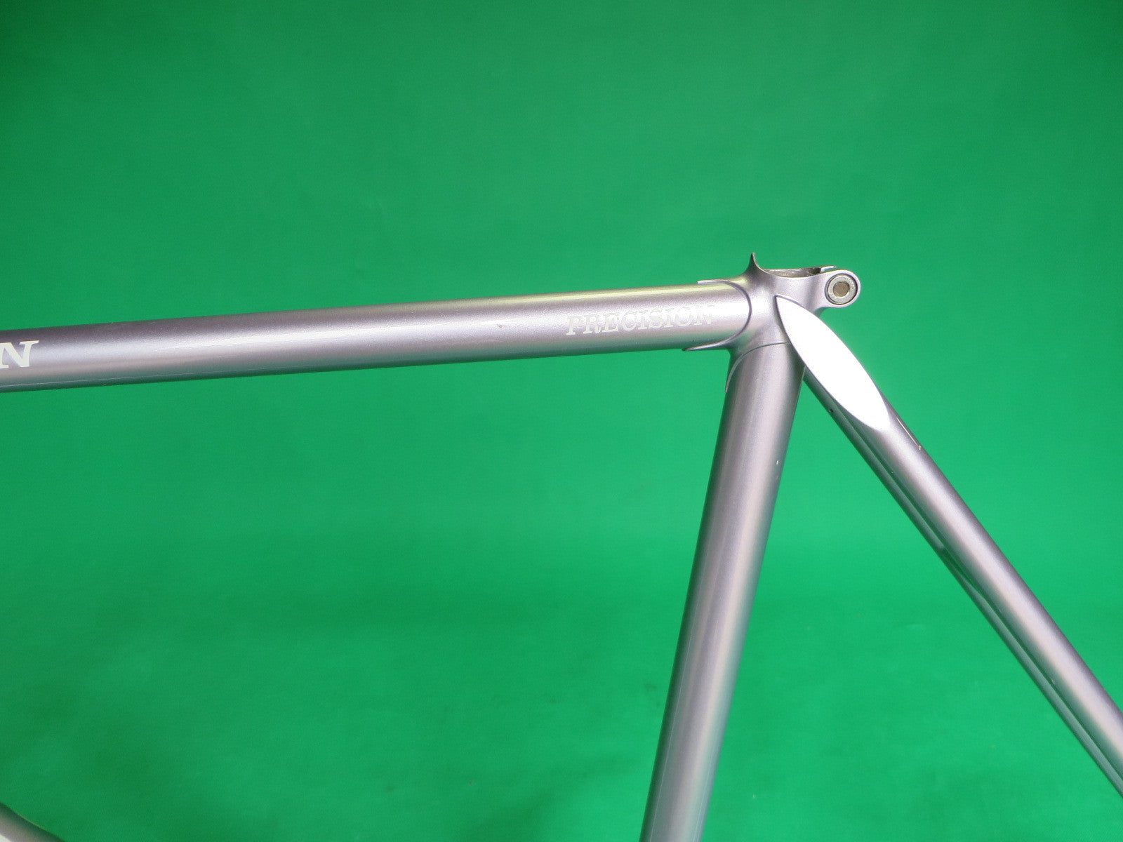 PELOTON | purplish-silver metallic | 52cm – NJS EXPORT