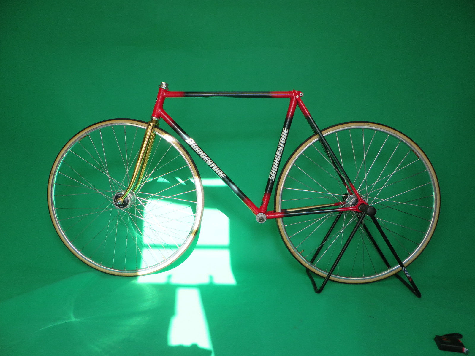 Bridgestone | gold/green-red fade| 52.5cm – NJS EXPORT