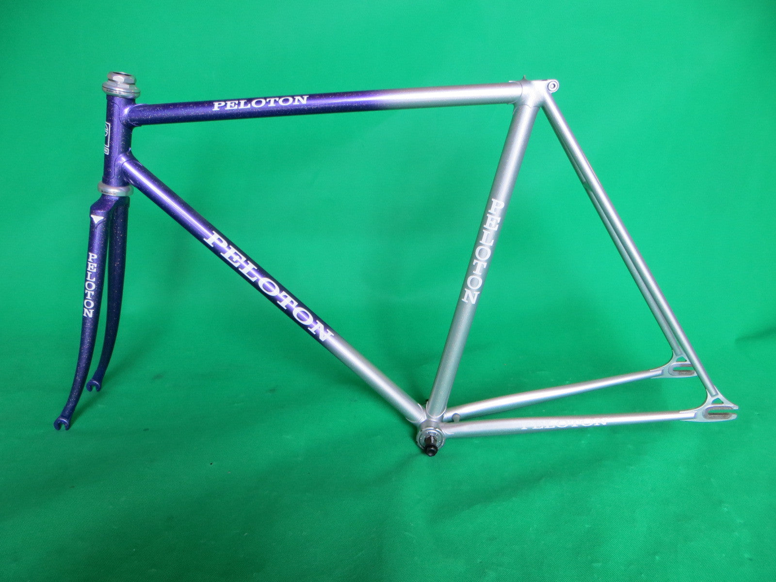 PELOTON // silver purple fade with rainbow flake // 52cm