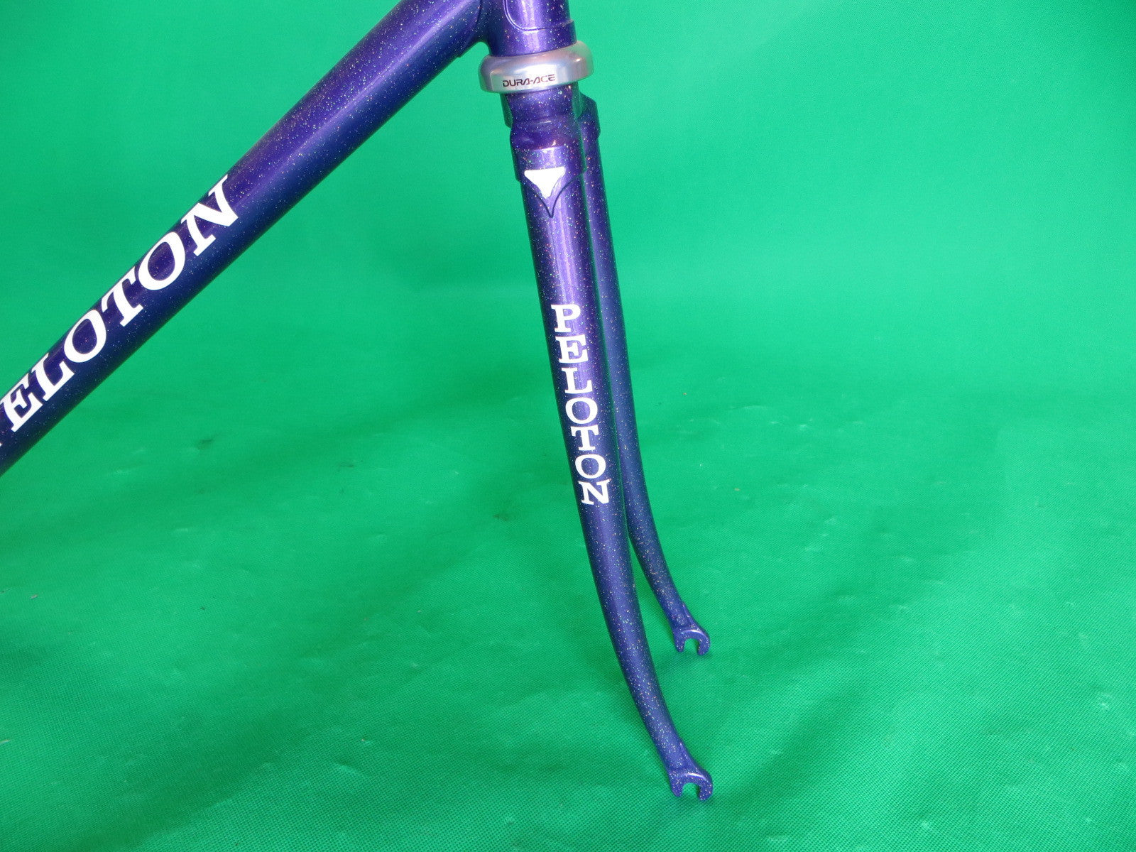 PELOTON // silver purple fade with rainbow flake // 52cm