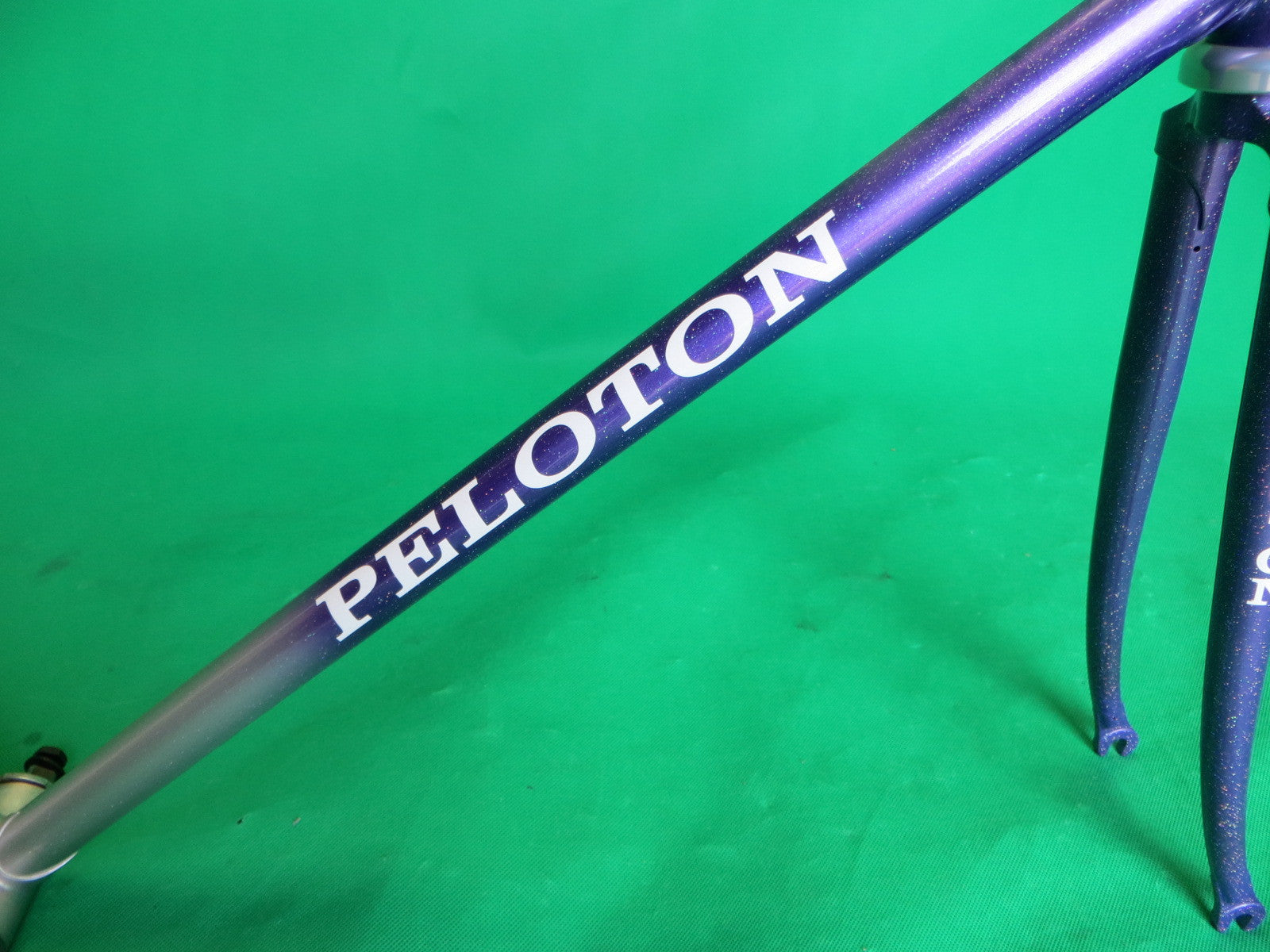 PELOTON // silver purple fade with rainbow flake // 52cm