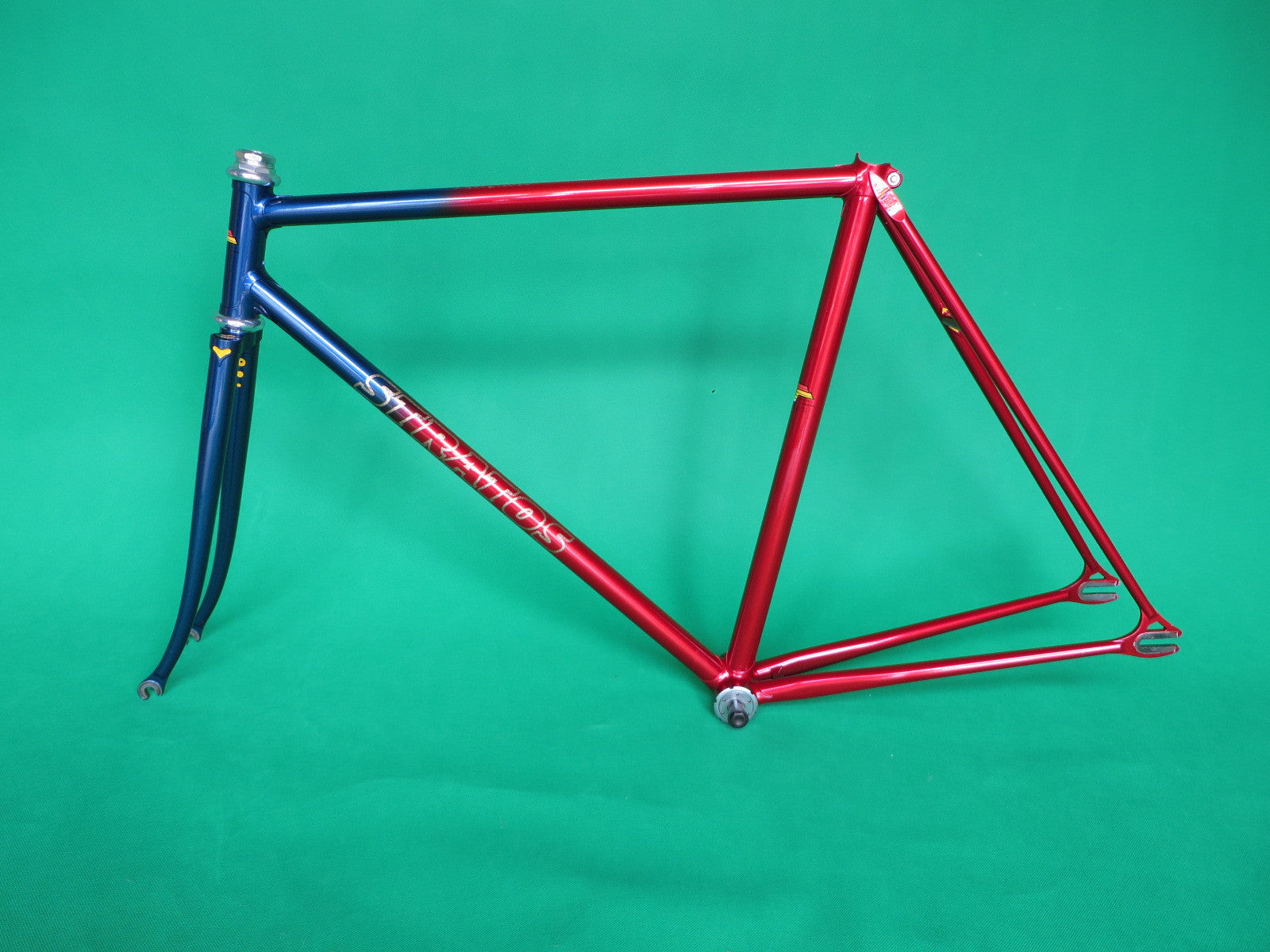 Stratos Red/Blue Fade (52cm)