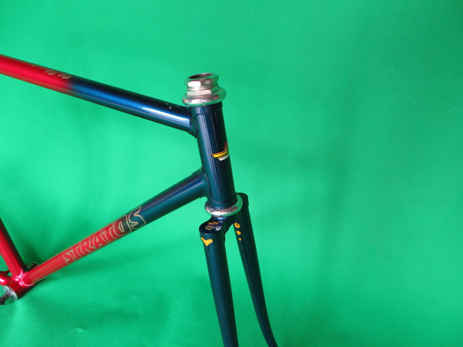 Stratos Red/Blue Fade (52cm) – NJS EXPORT