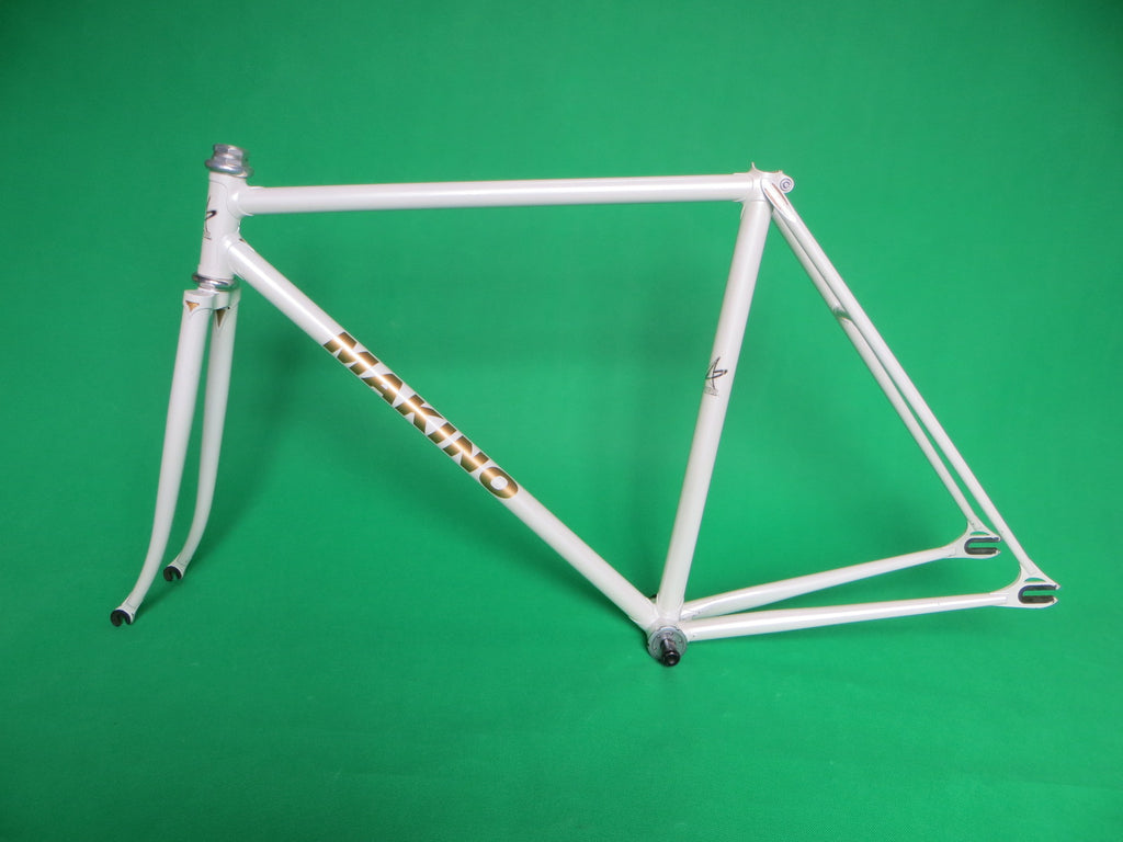 Makino // White // 50cm