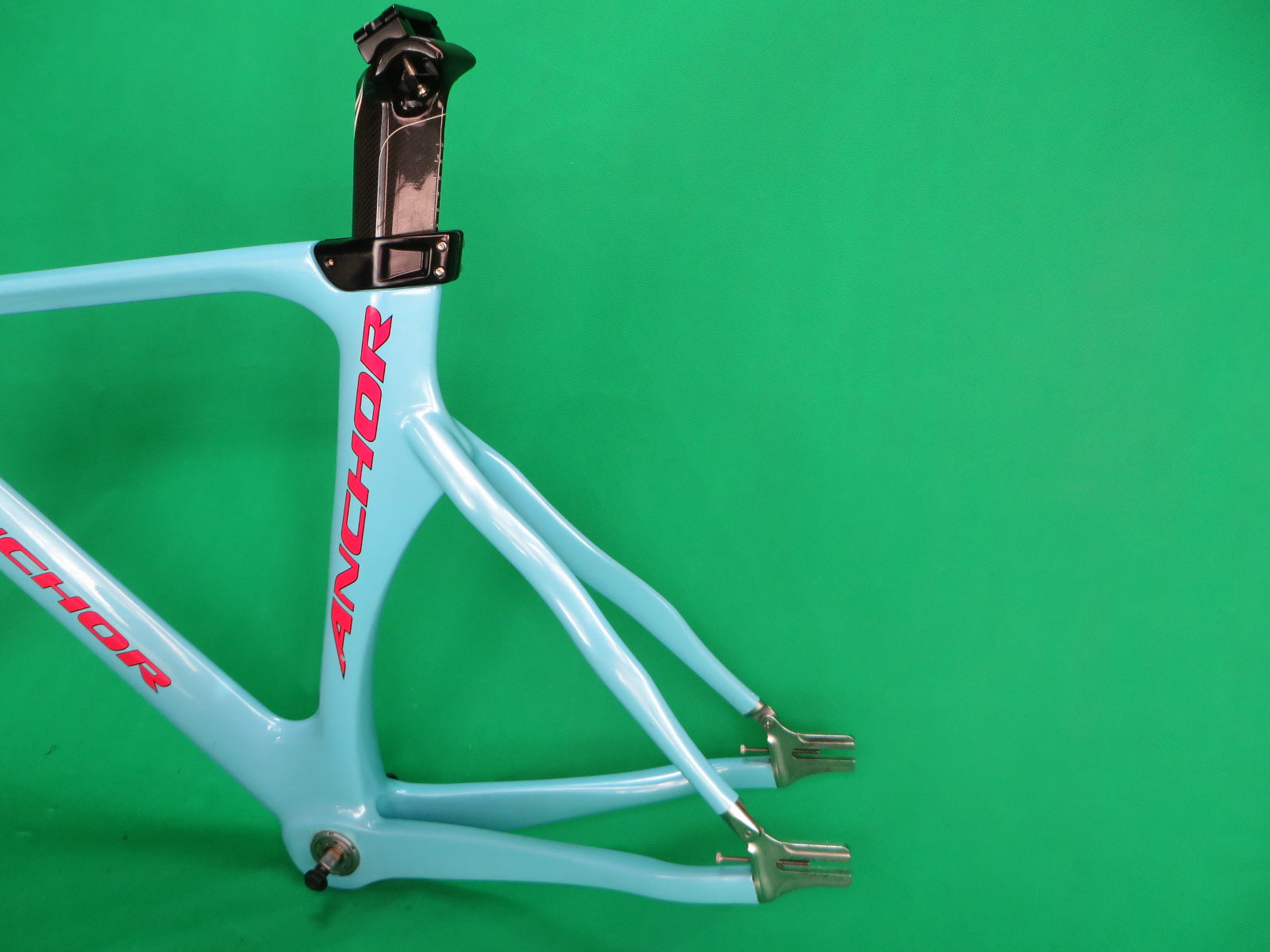 Rare! Anchor TR8 Carbon // White / Light Blue Fade // 50cm NJS