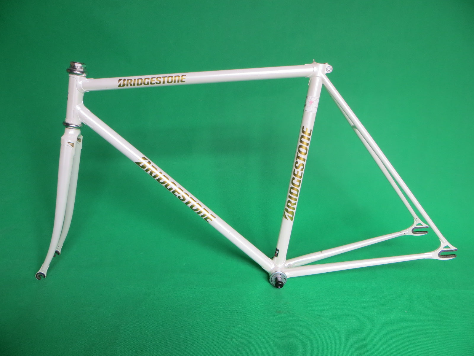 Bridgestone // White // Kasei 8630R + 019 Tubing // 51cm