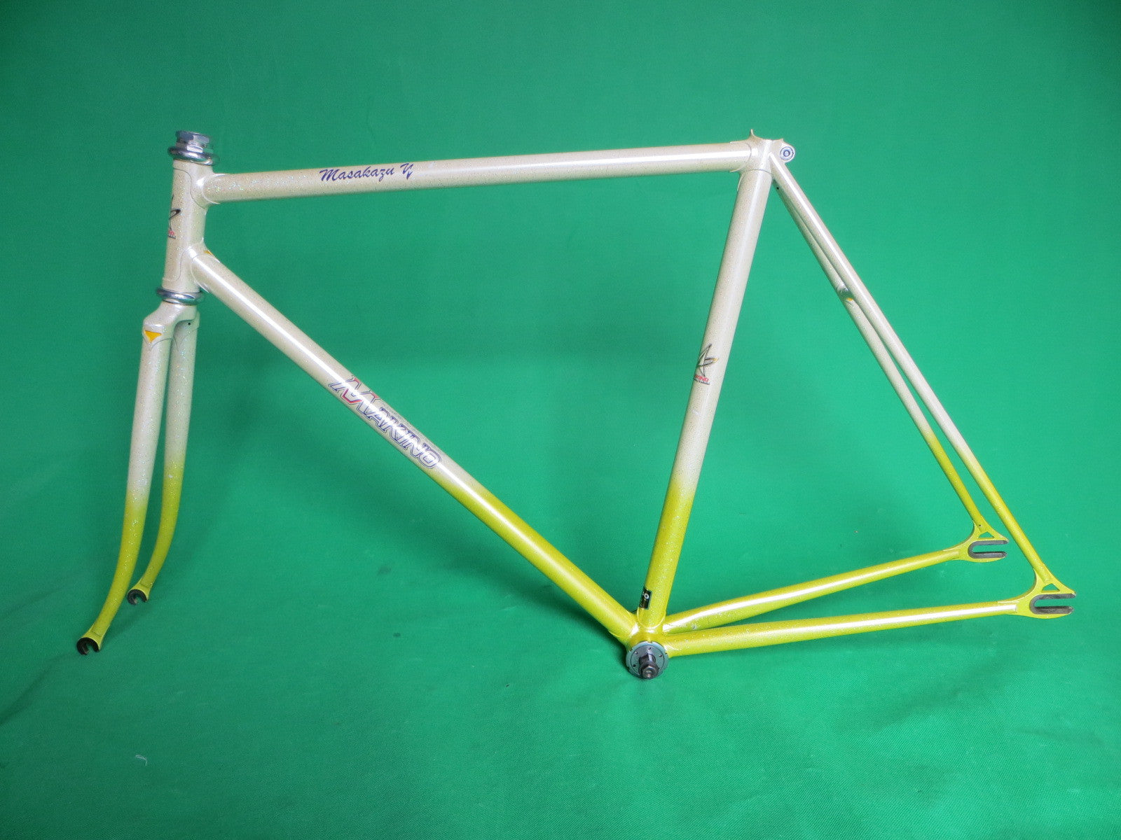 MAKINO // white & yellow fade with flake // Kasei 4130R tubing // 52.5cm