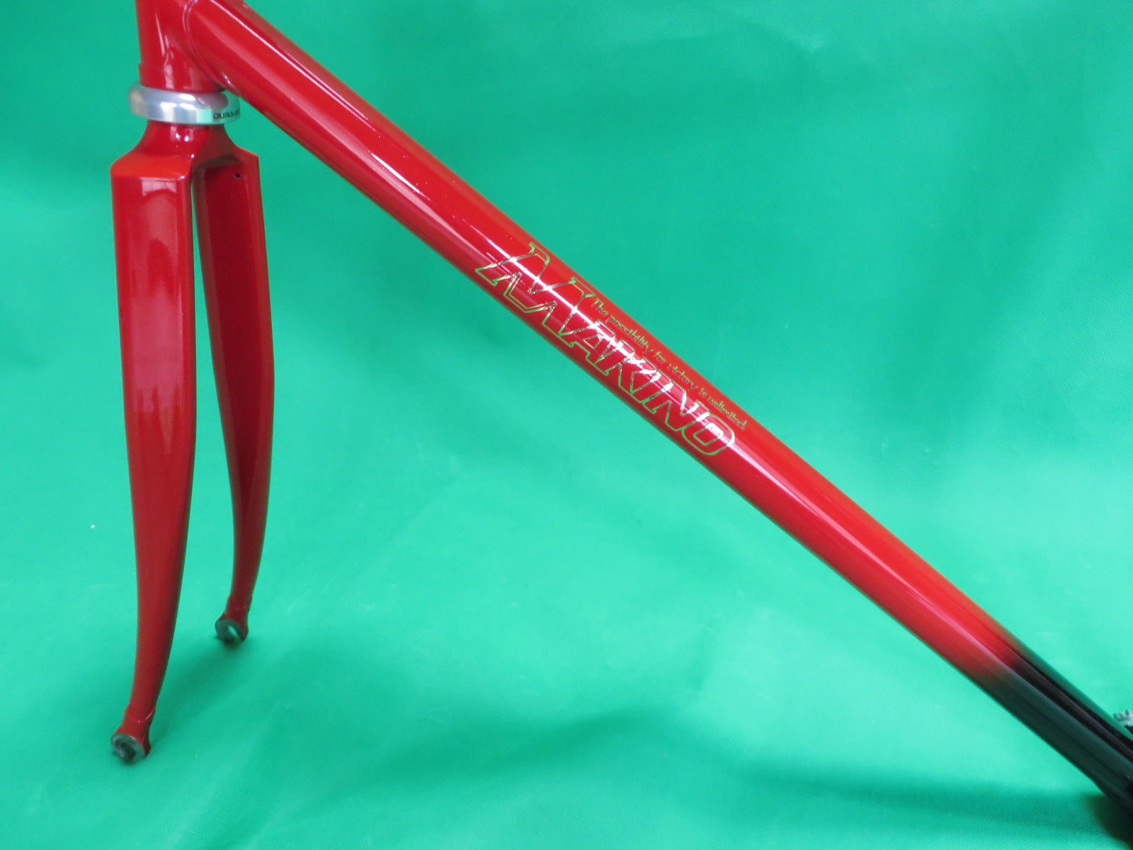 Makino Columbus Max Fork/ Columbus Zona // Red / Black Fade
