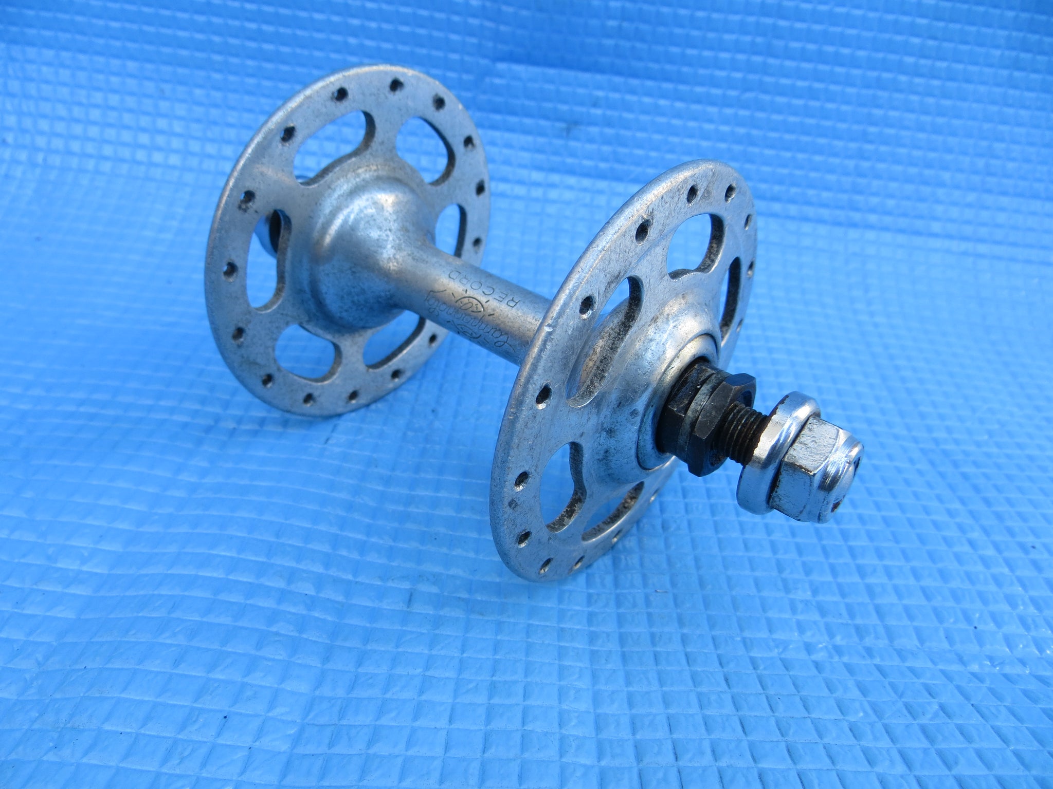 Campagnolo Record 32H Front Hub 9mm Axle Non NJS (22112106) – NJS