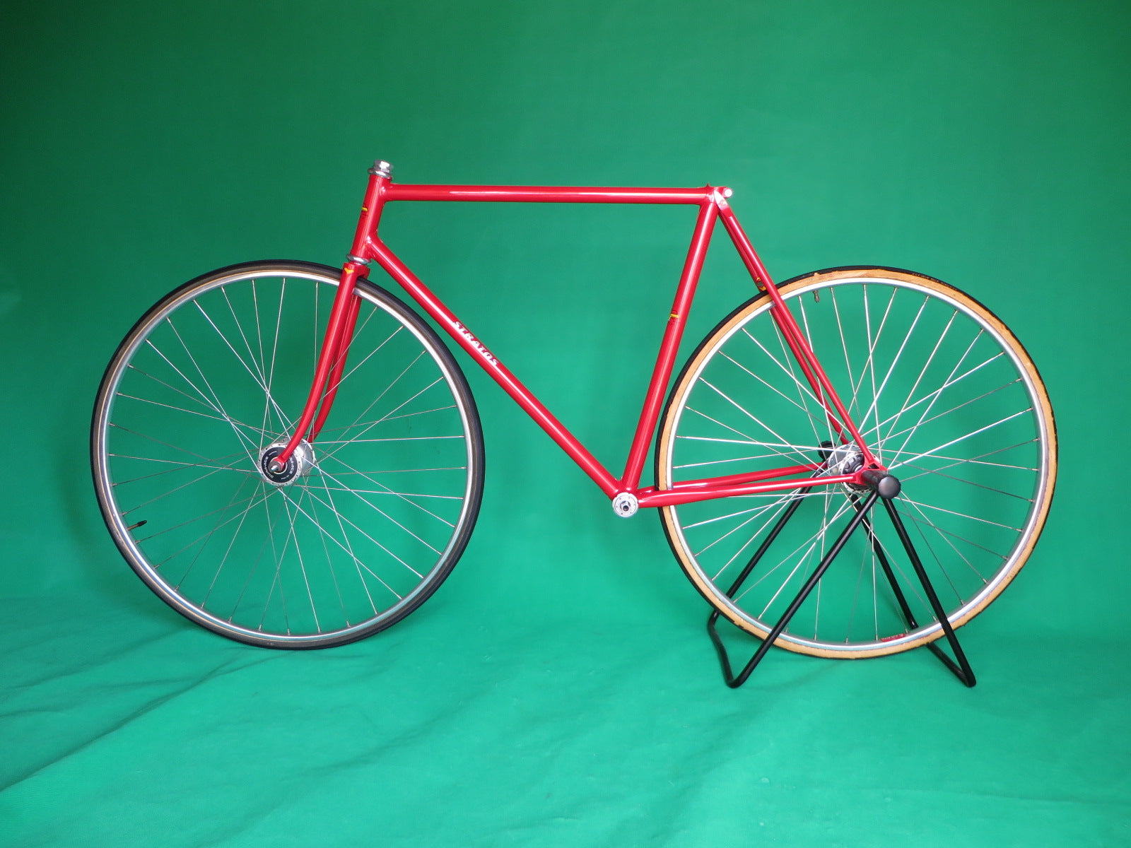 STRATOSフレーム Stratos // Red // 53.5cm – NJS EXPORT