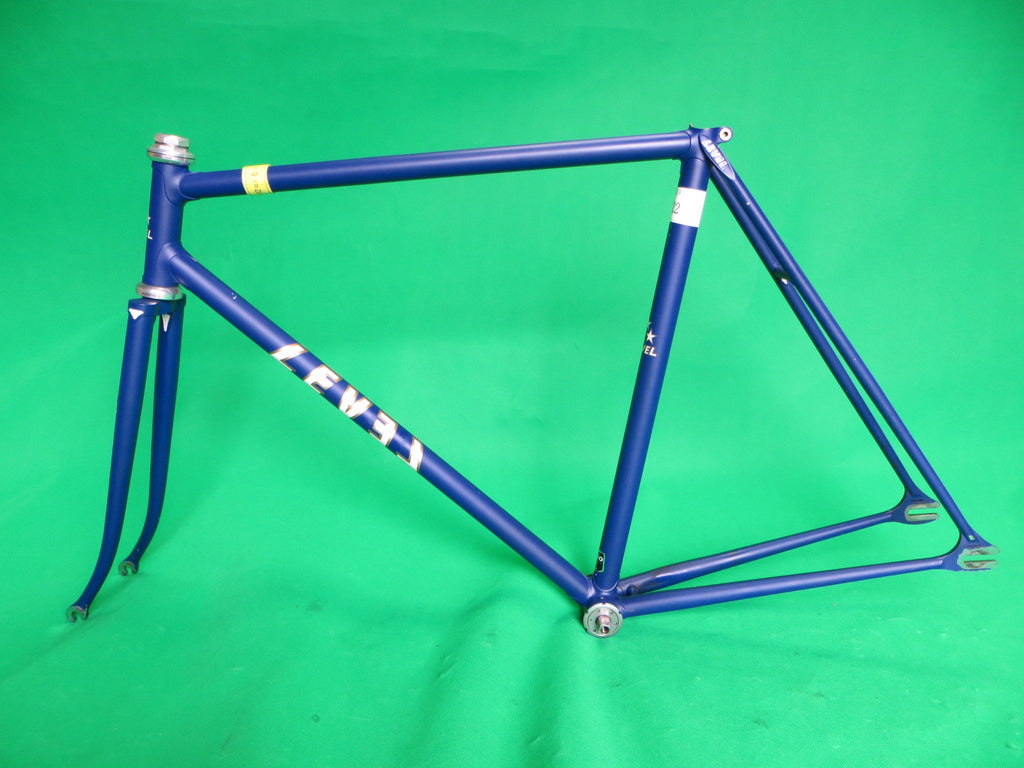 LEVEL // matte blue // Kasei 8630R // 53.5cm