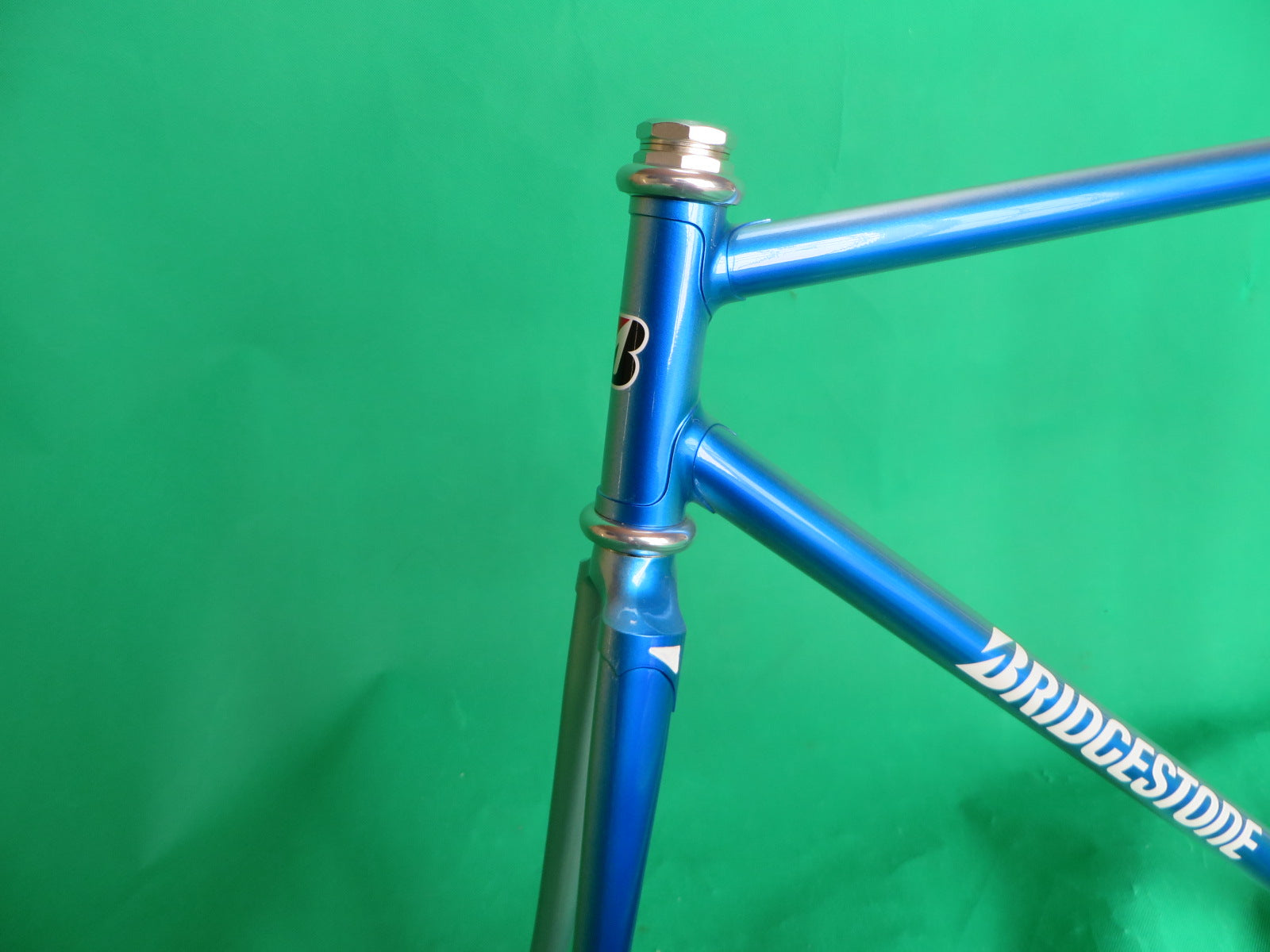 Bridgestone // Blue Metallic Silver Fade // 52cm – NJS EXPORT