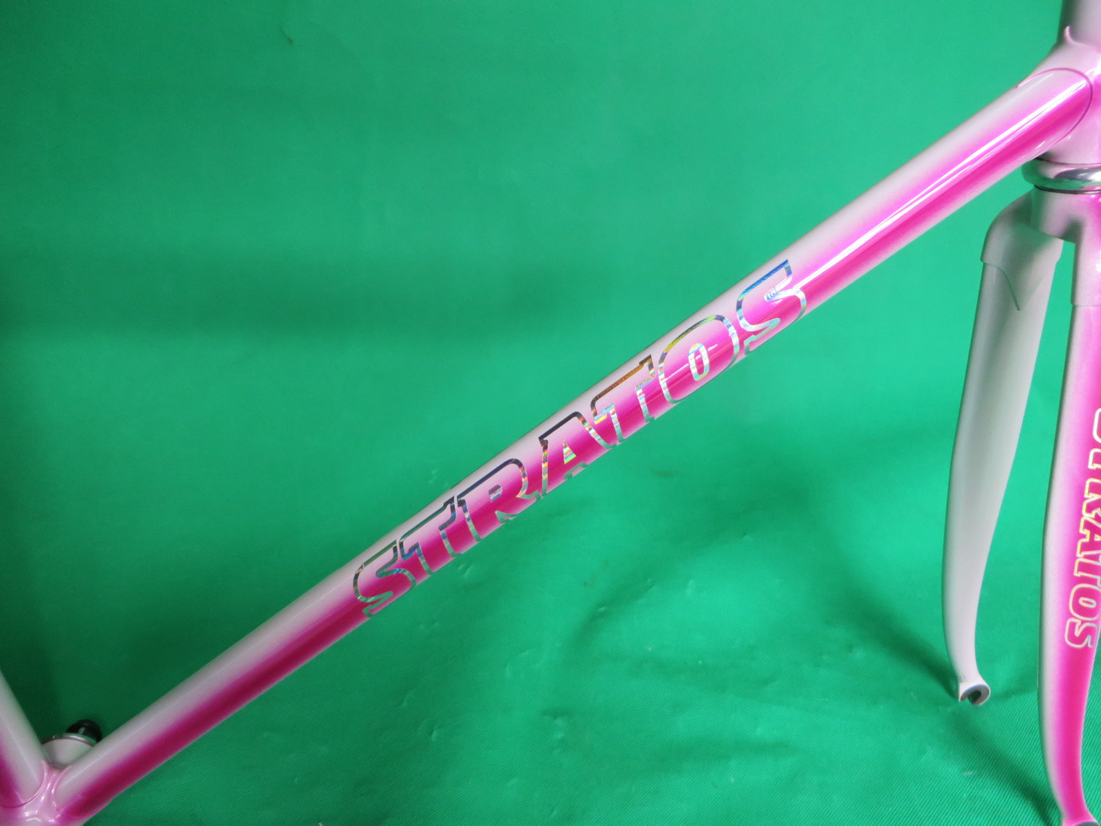 Stratos // Sakura / White Fade // Columbus Max Fork // 51.5
