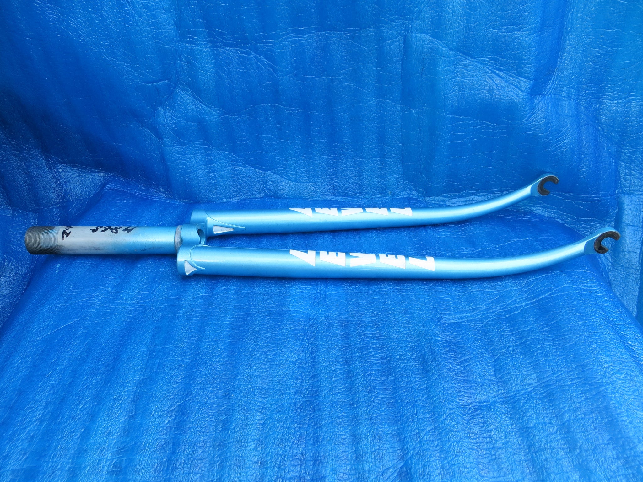 Level Front Fork 133mm Steering Colum Length /9mm Axle Slot
