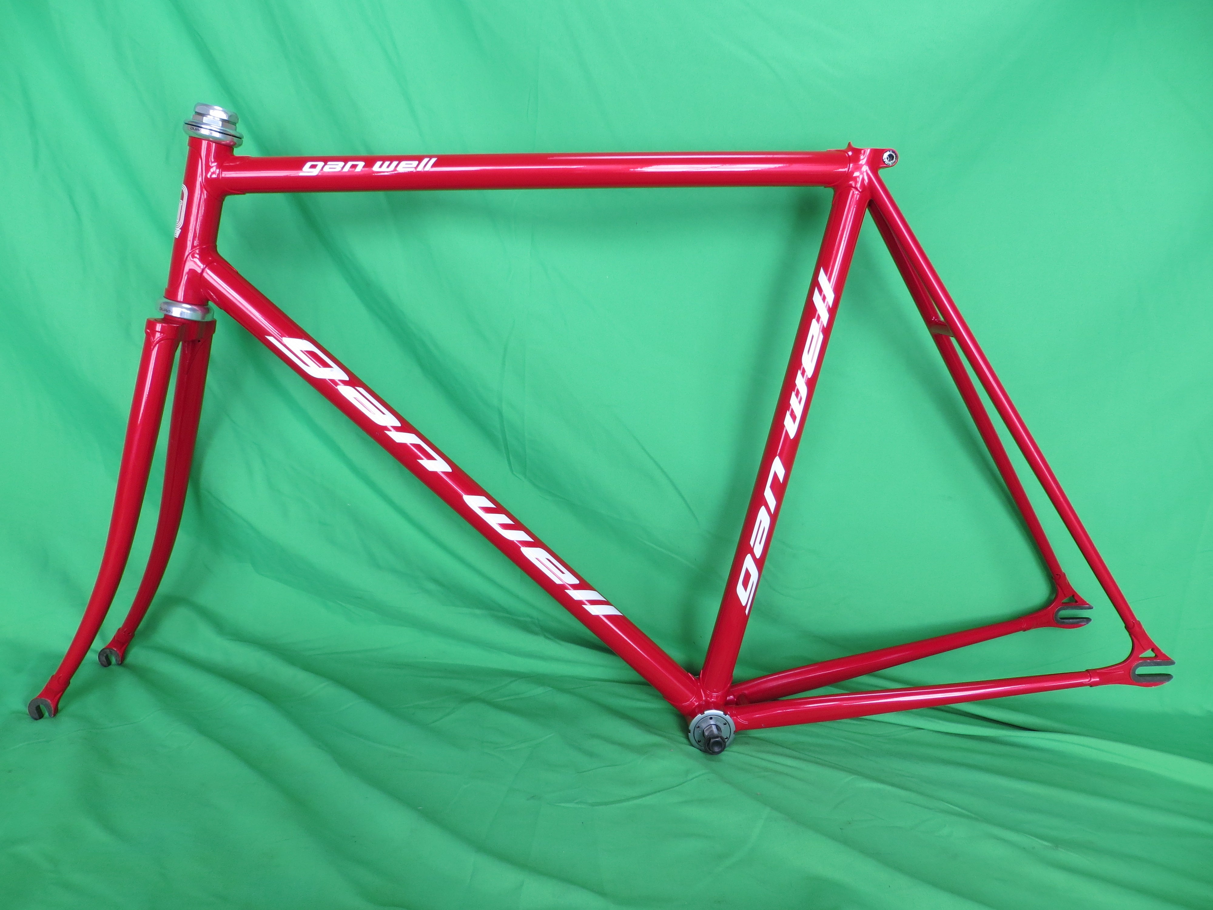 Gan Well Pro // Red Metallic // 53.5cm