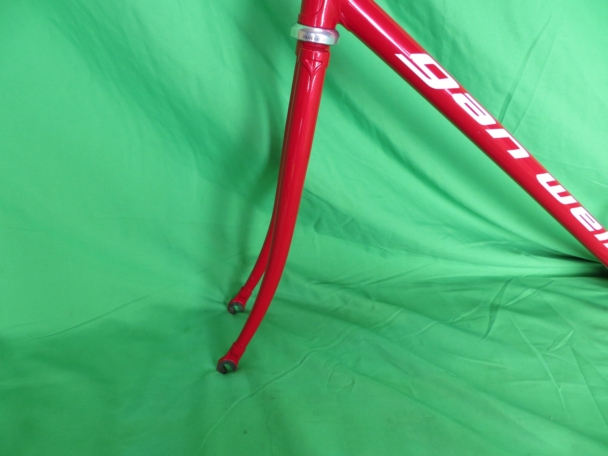 Gan Well Pro // Red Metallic // 53.5cm – NJS EXPORT