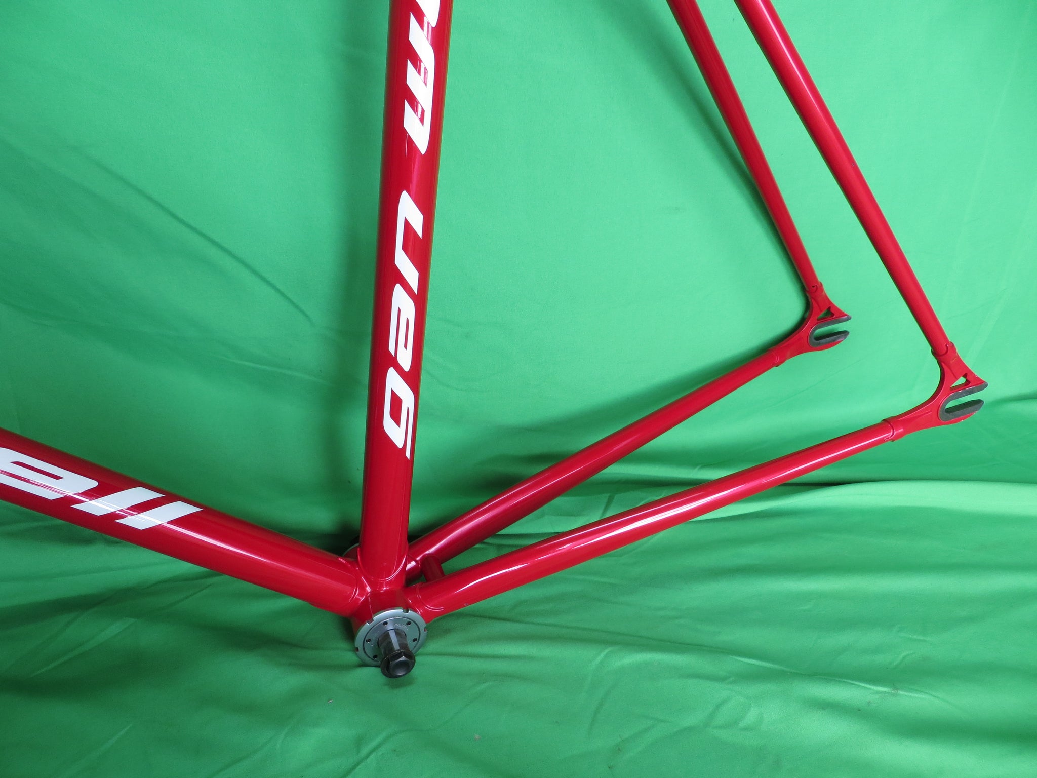 Gan Well Pro // Red Metallic // 53.5cm – NJS EXPORT