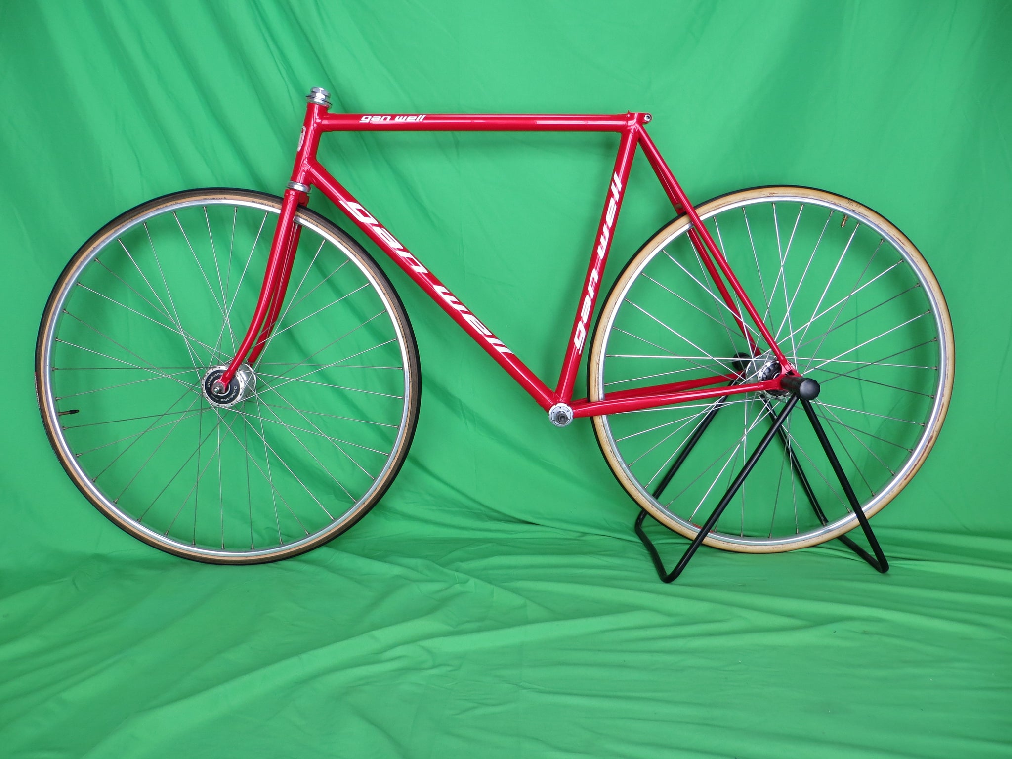 Gan Well Pro // Red Metallic // 53.5cm – NJS EXPORT