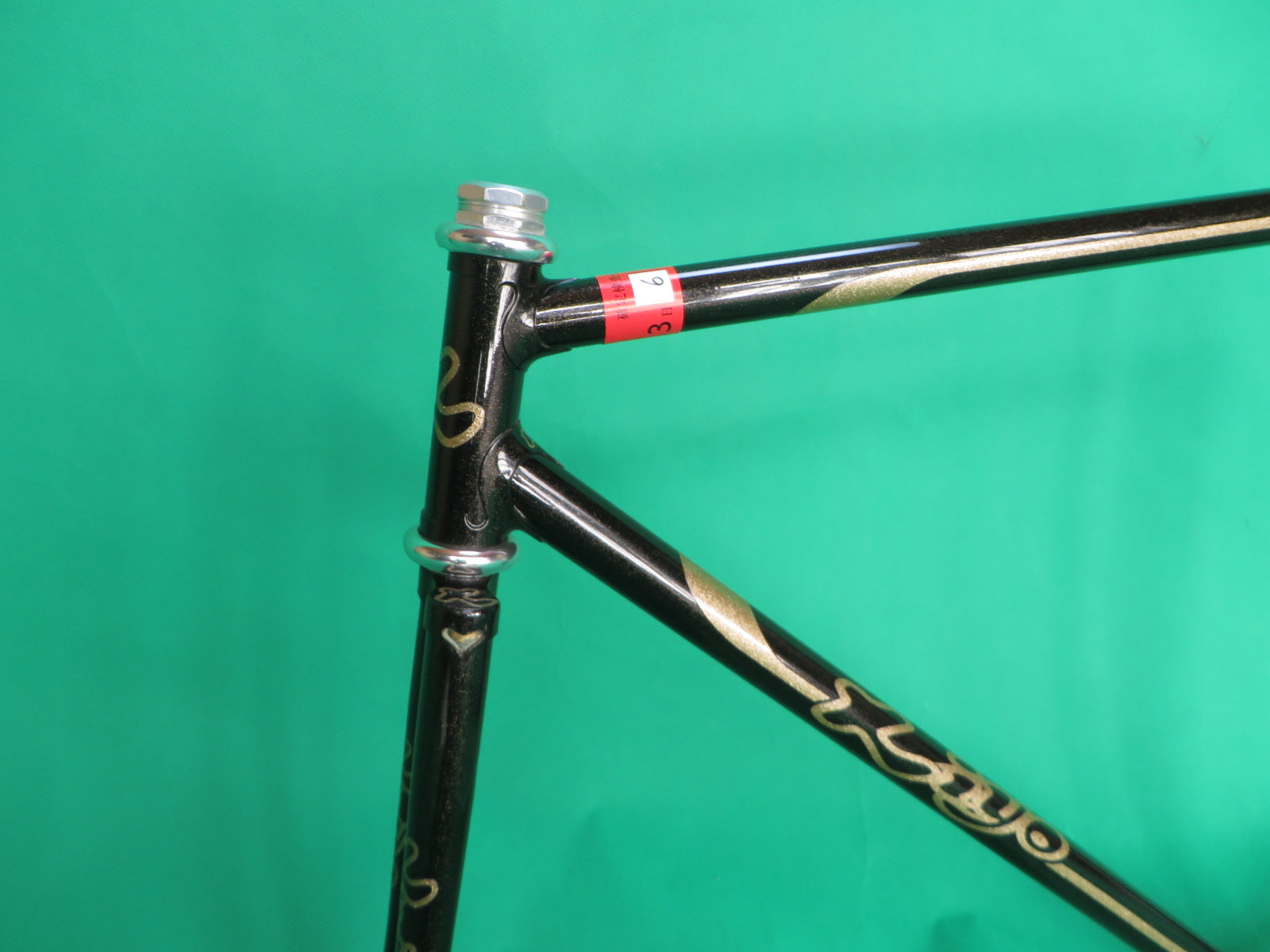 Kiyo Miyazawa // Black with fine gold flake // 51.5cm – NJS EXPORT