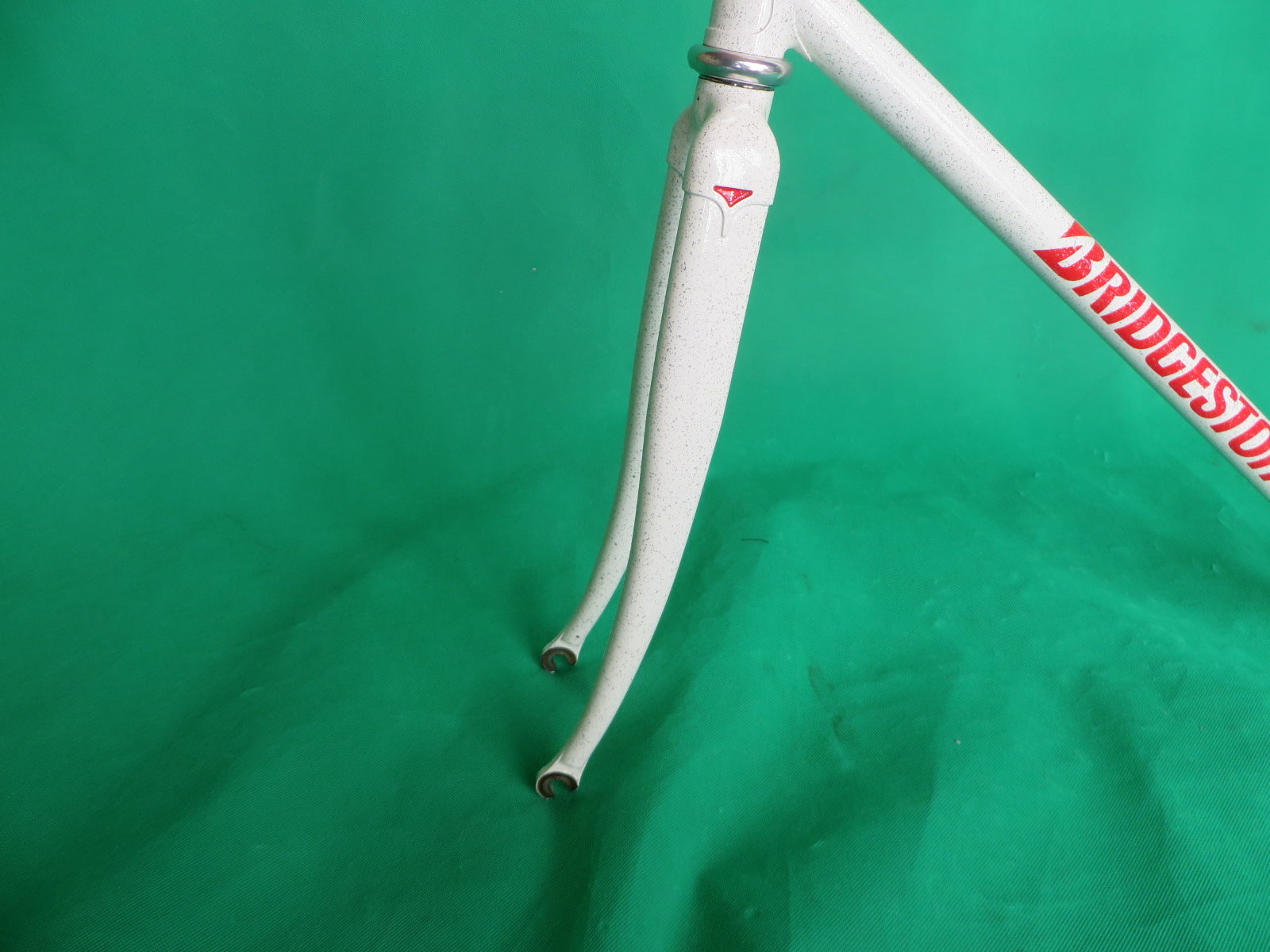 Bridgestone // White with Super Silver Flake // Columbus Max