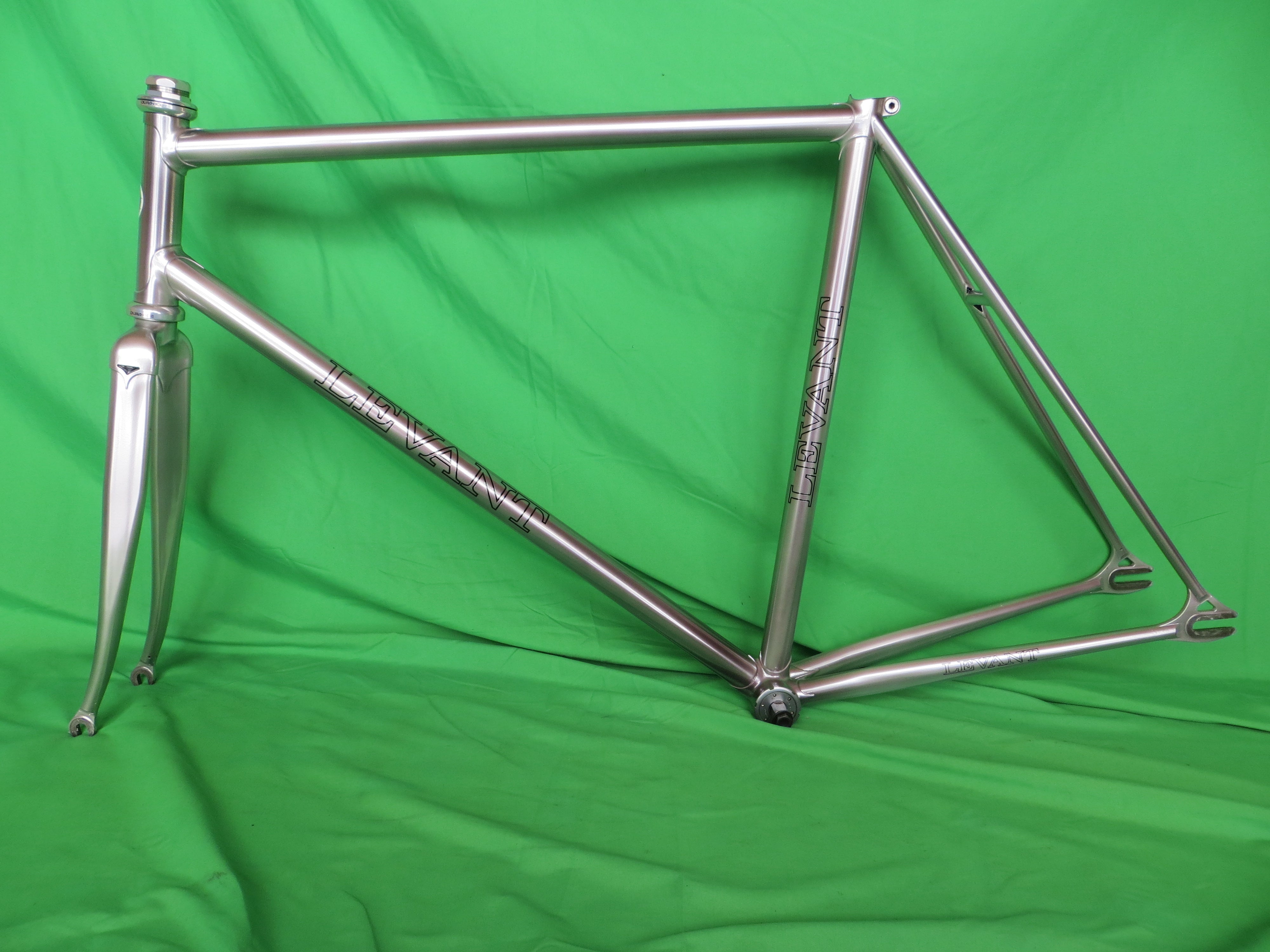 LEVANT Columbus Max Fork // Pinkish Silver // 54cm