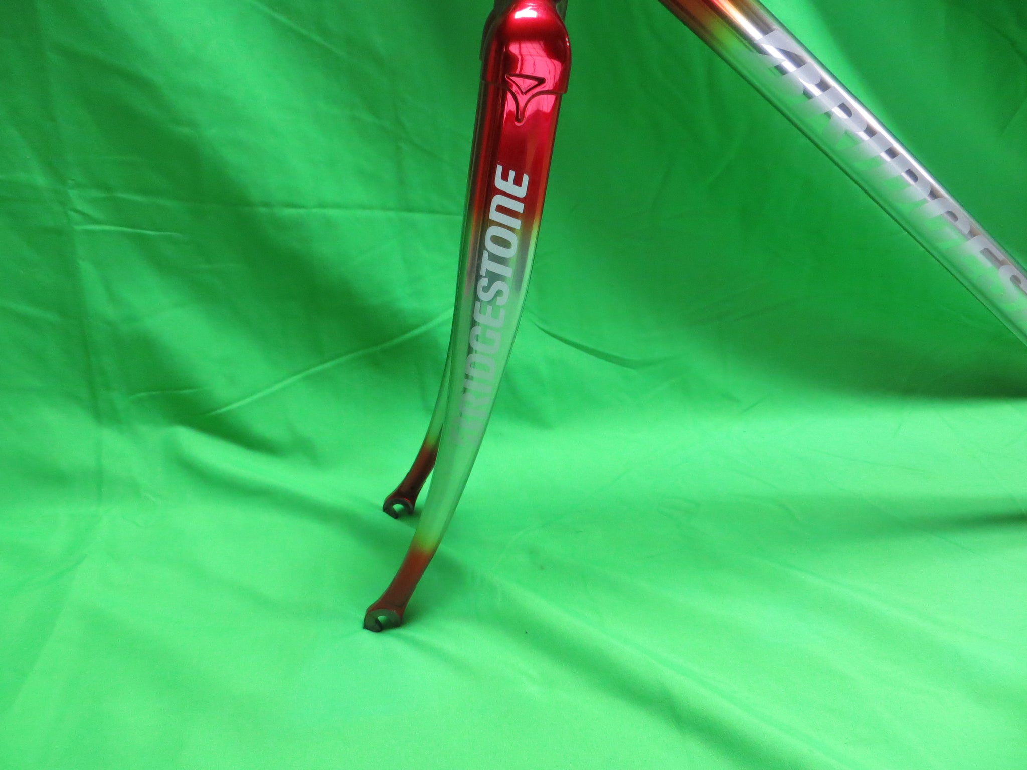 Bridgestone Columbus Max Fork // Candy Red / Chrome Plating Fade