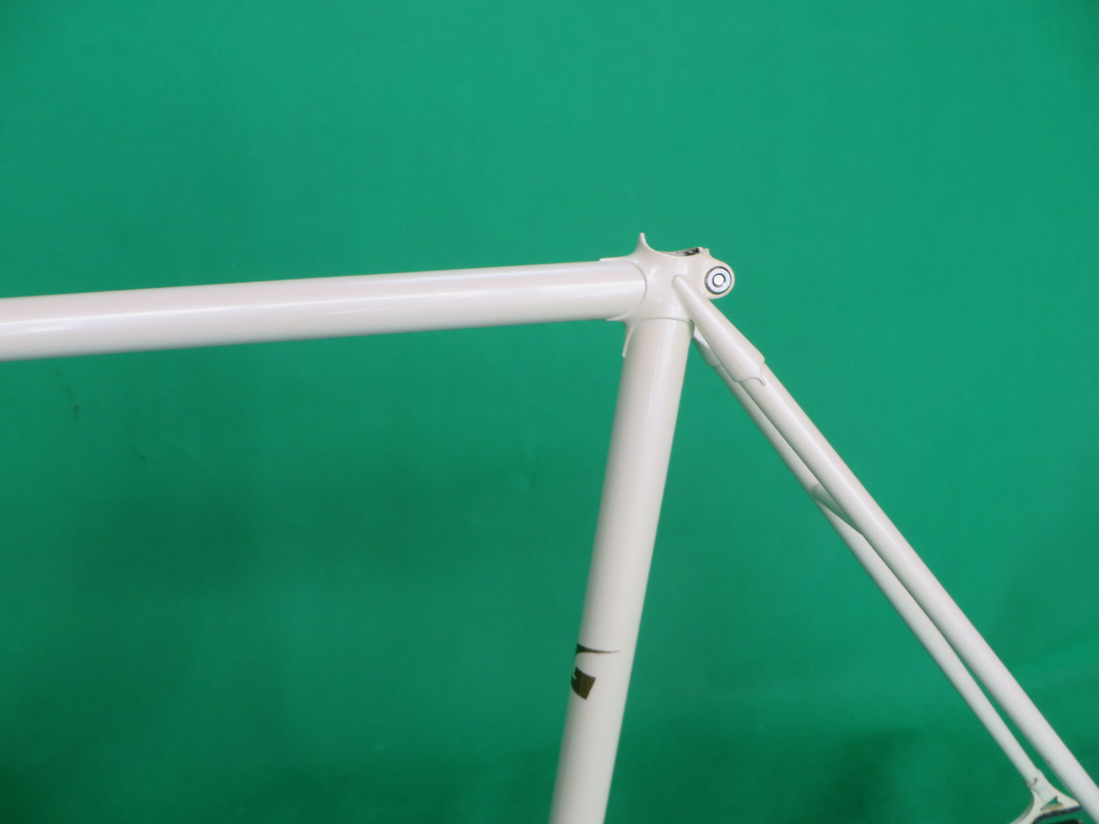 Gan Well Pro // Pearl White // 50.5cm – NJS EXPORT