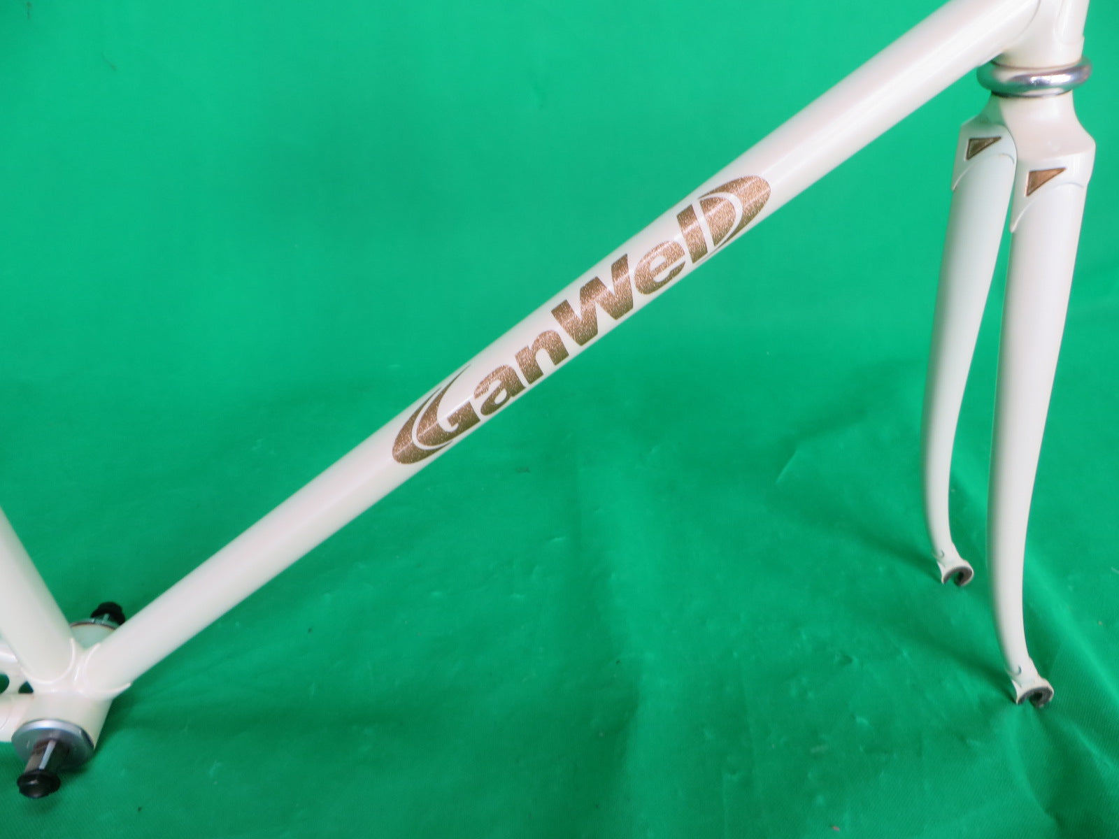 Gan Well Pro // Pearl White // 50.5cm – NJS EXPORT