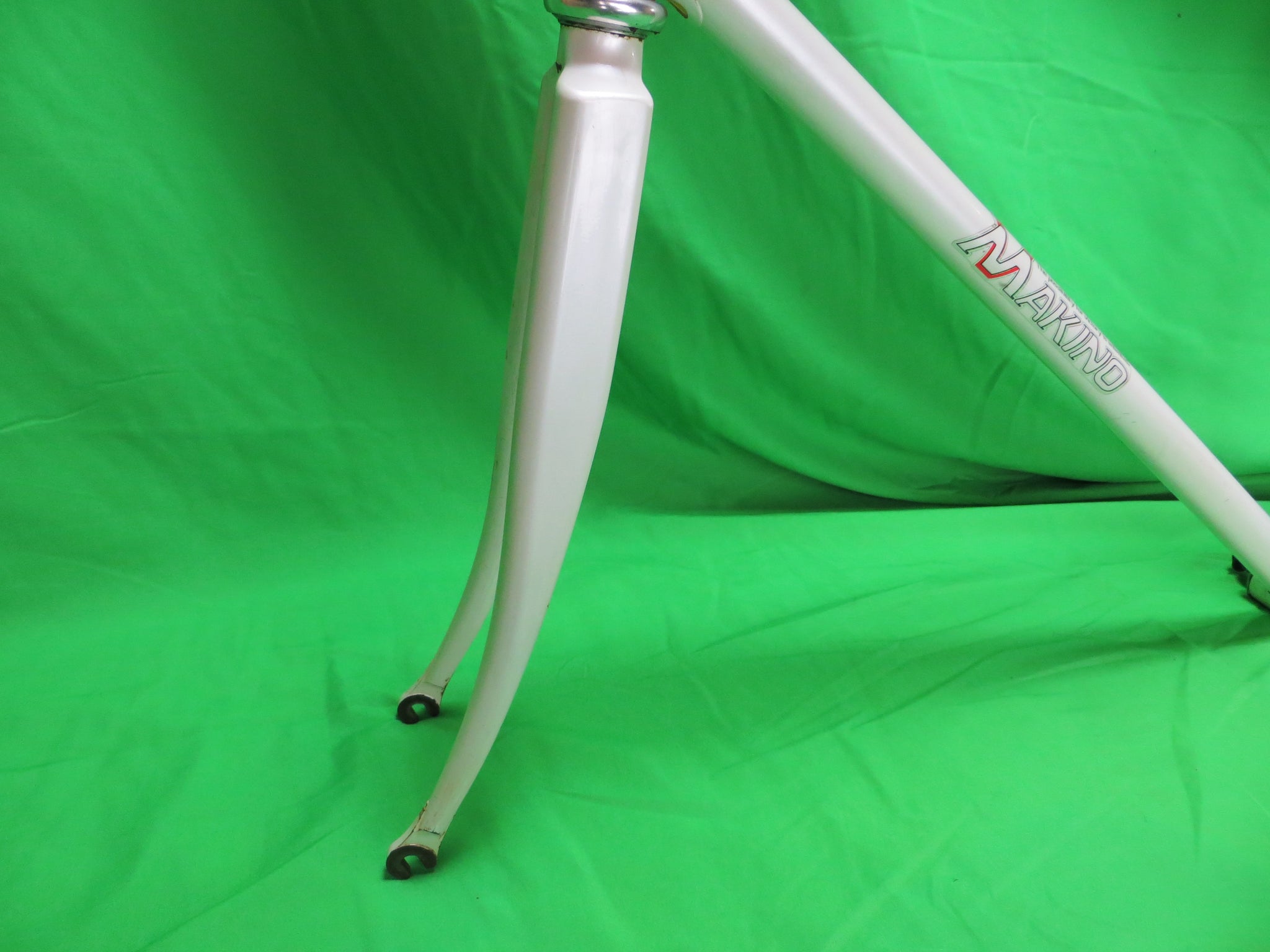 Makino Columbus Max Fork // White // 49.5cm – NJS EXPORT
