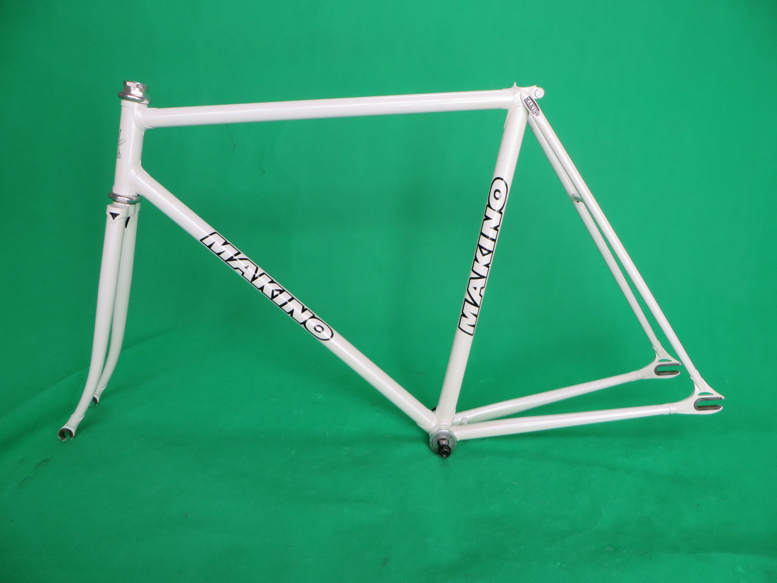 Makino 2018 //  White // 53.5cm