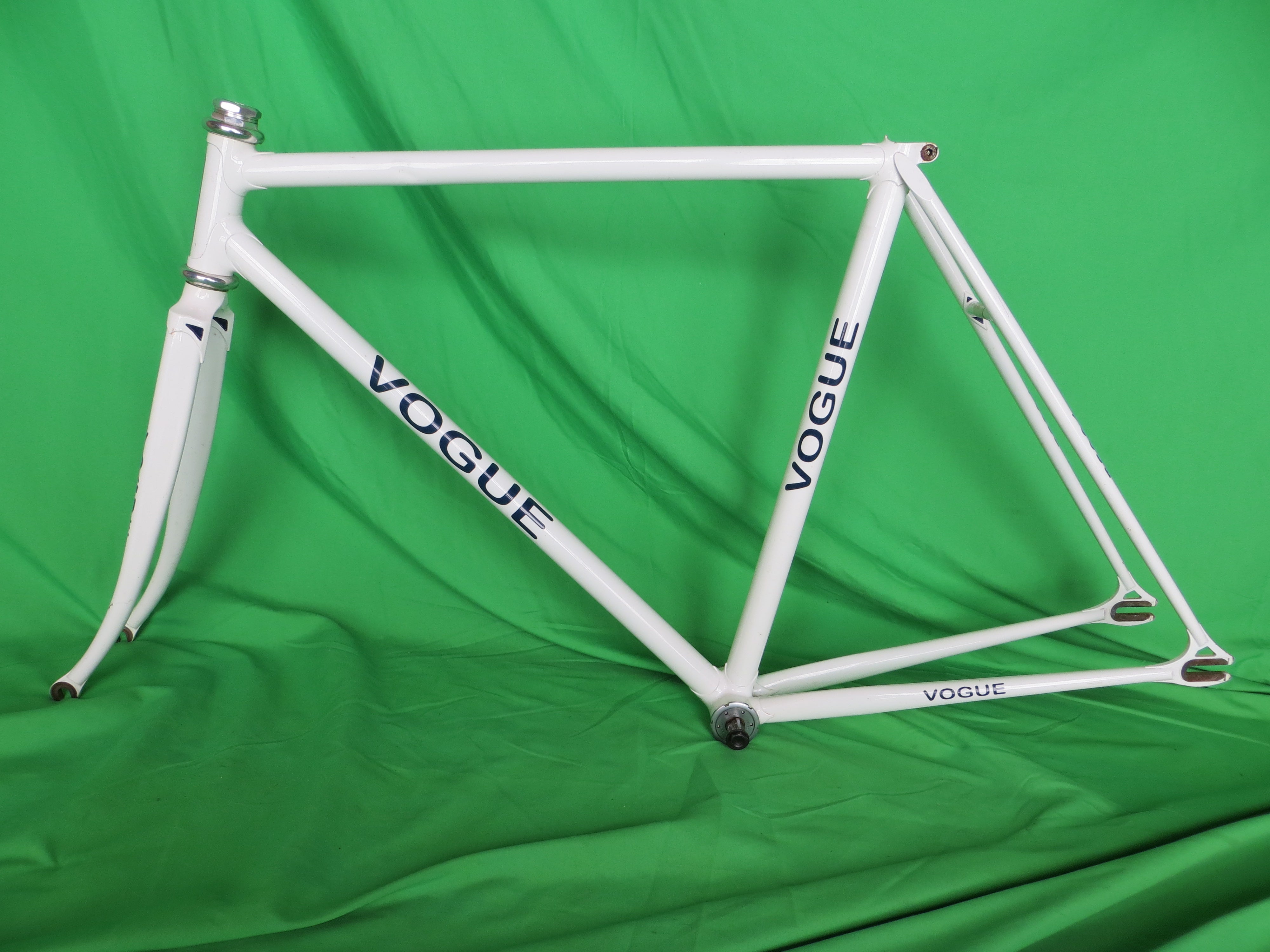 VOGUE // White // 50cm