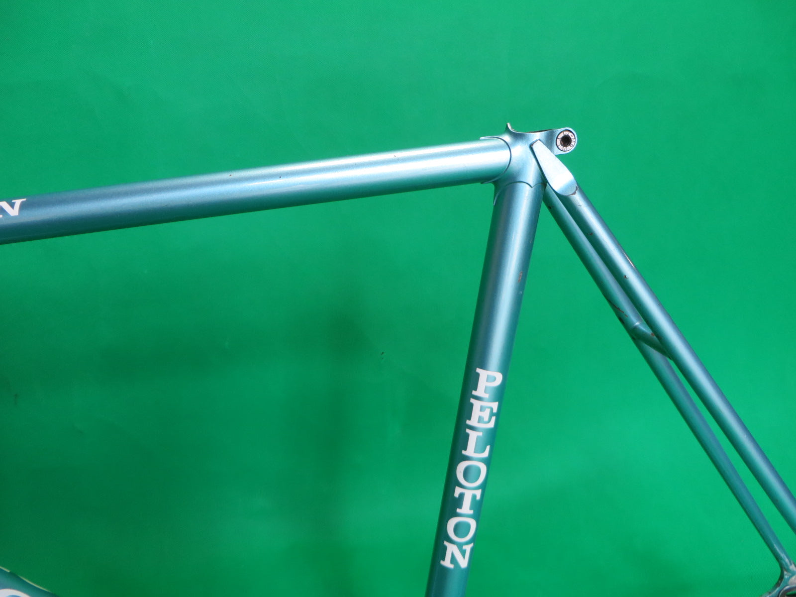 PELOTON // Metallic Sky Blue // 53.5cm – NJS EXPORT