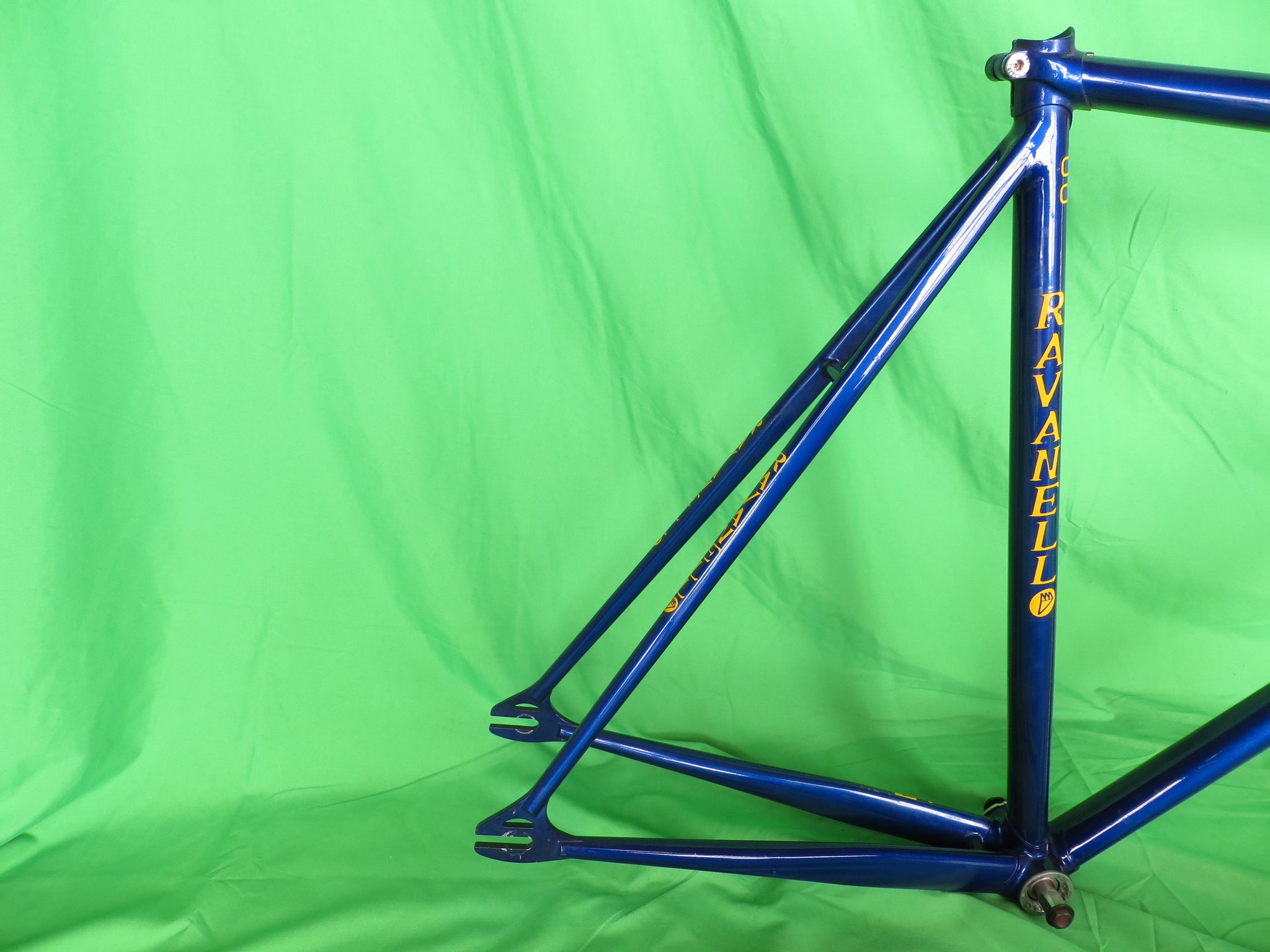 Vintage Ravanello TT // Blue Metallic 57.5cm / Shimano trackends