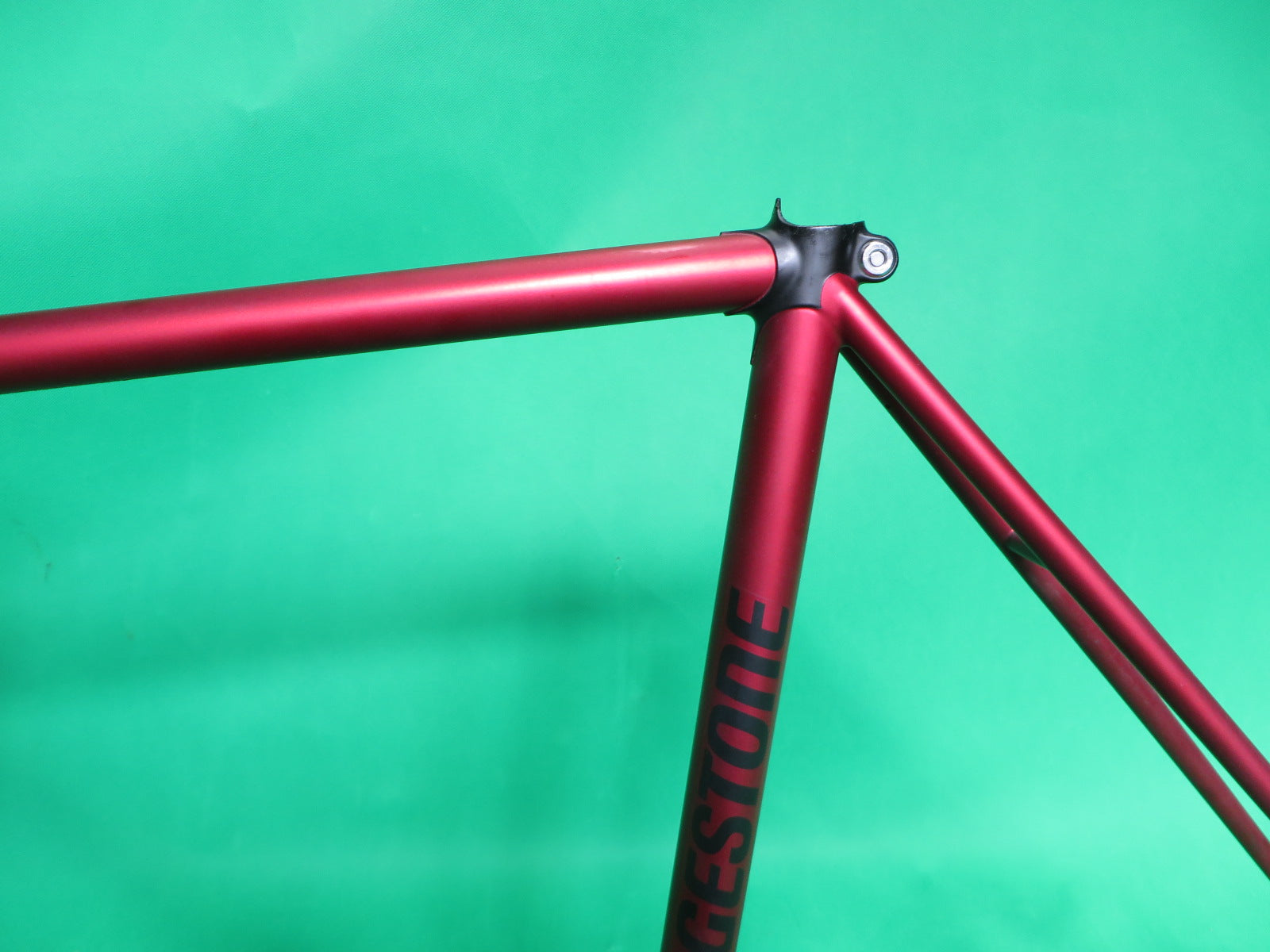 Bridgestone Columbus Max Fork // Matte Black Lugs / Matte Red