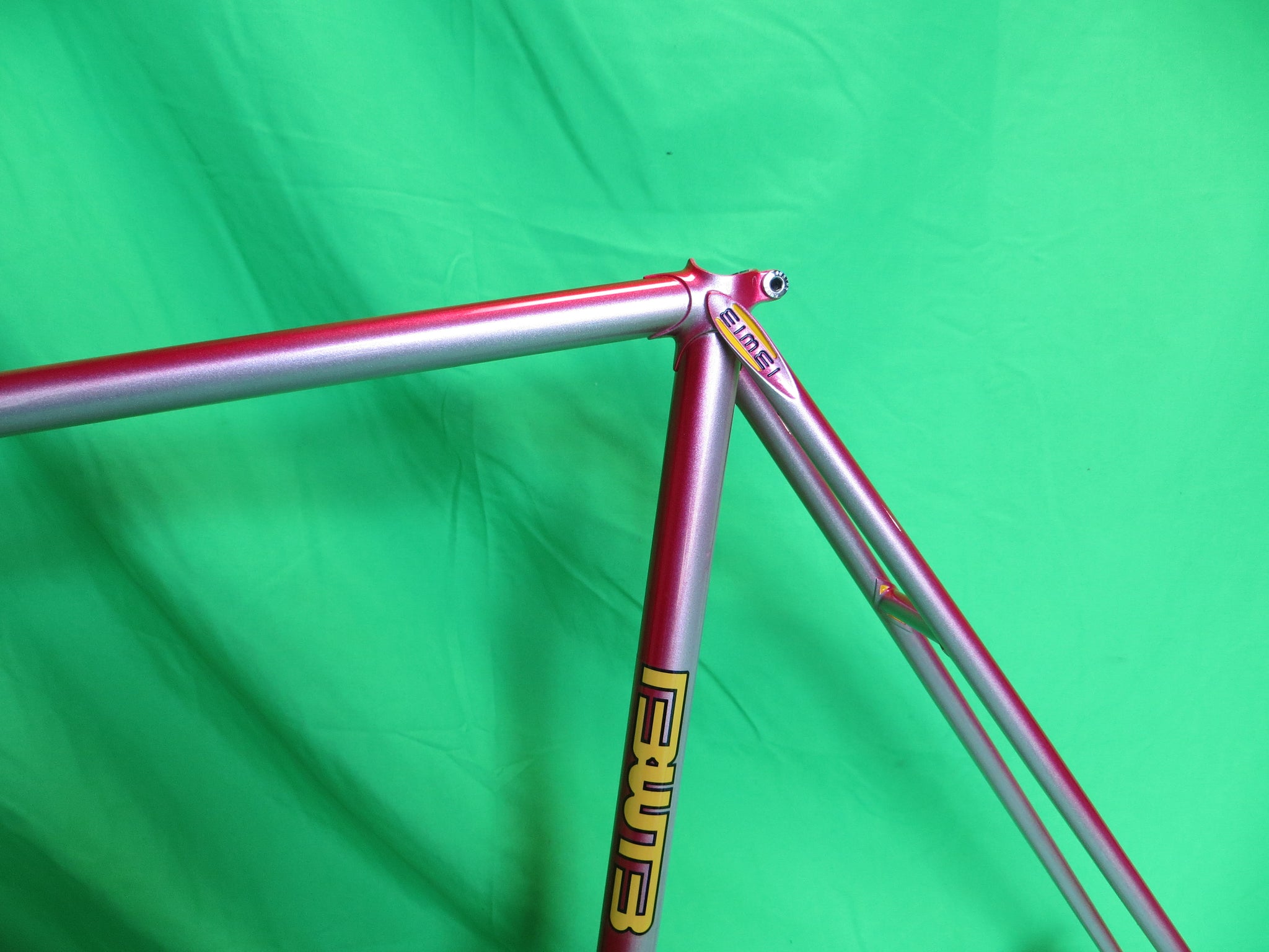 Rare! Never Used! / EIMEI // Red / Silver Fade // 57cm