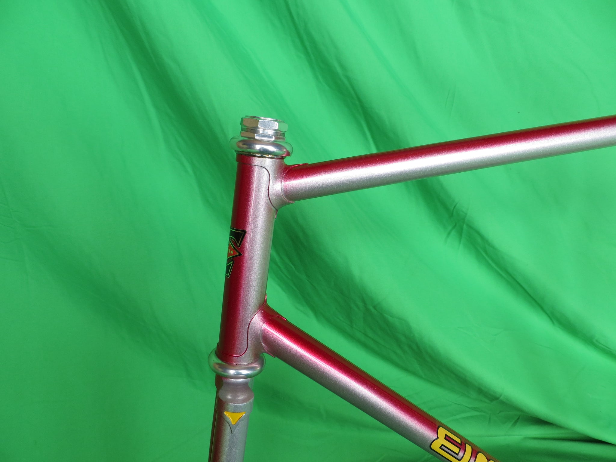 Never Used! / EIMEI // Red / Silver Fade // 57.5cm – NJS EXPORT