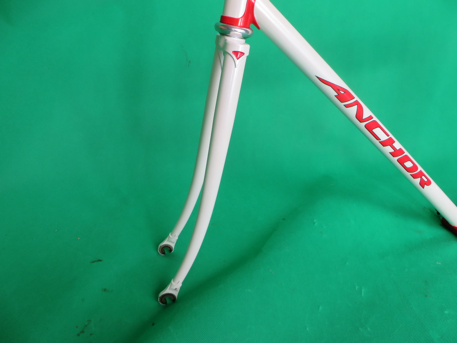 Anchor // White Red Lugs // // 52cm – NJS EXPORT