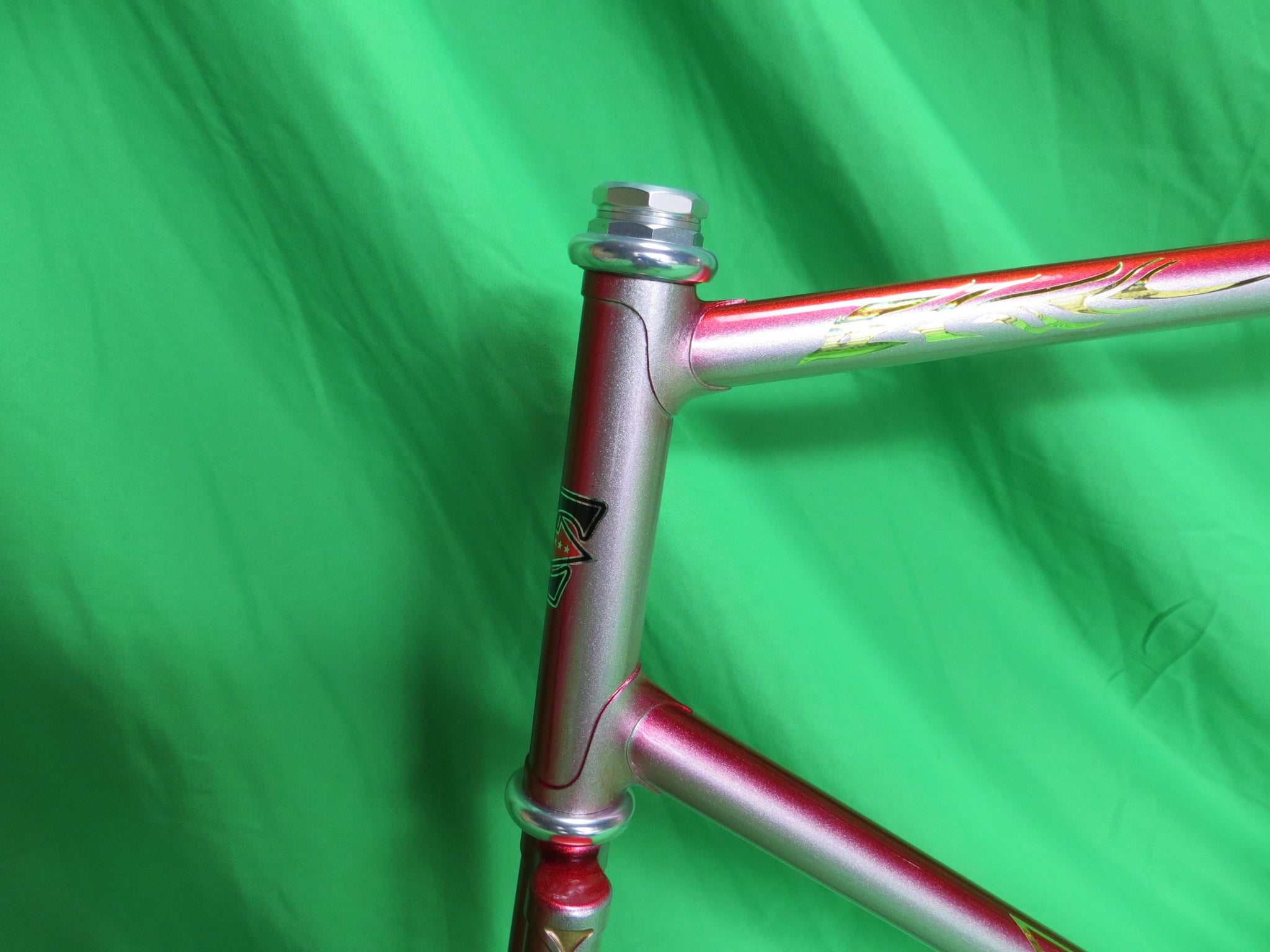 Never Used! / EIMEI // Red / Silver Fade // 57cm – NJS EXPORT