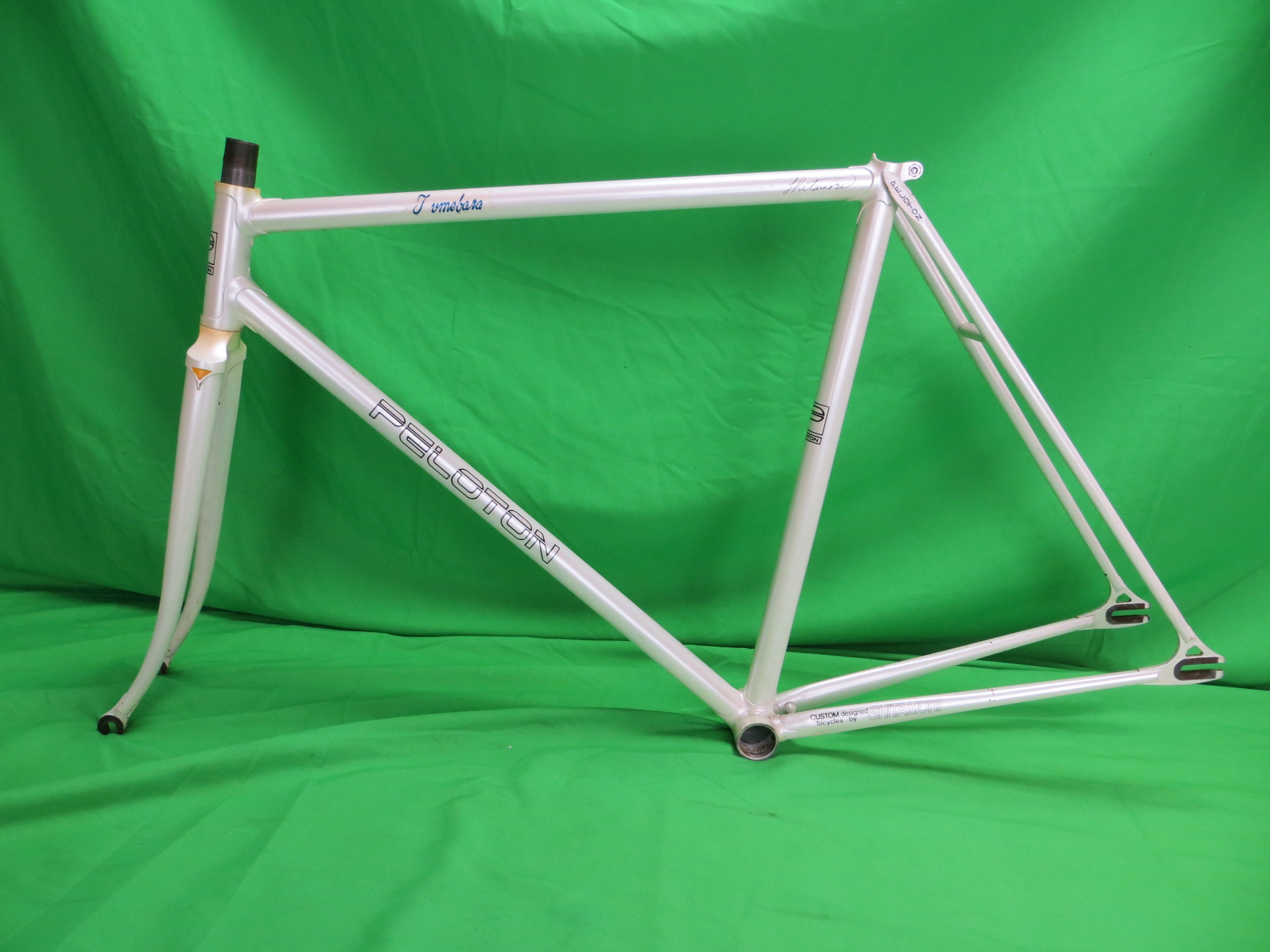 Vintage PELOTON // White // 52cm