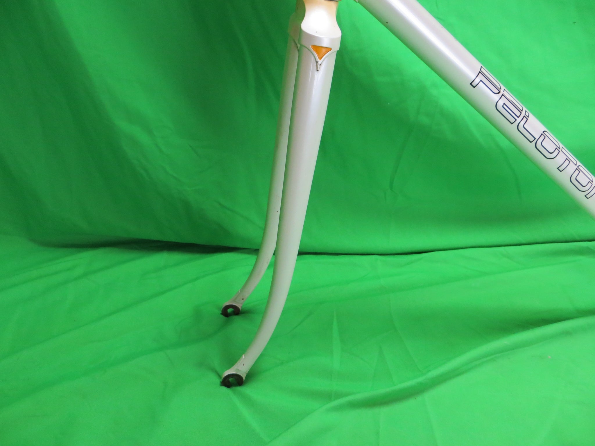 Vintage PELOTON // White // 52cm – NJS EXPORT