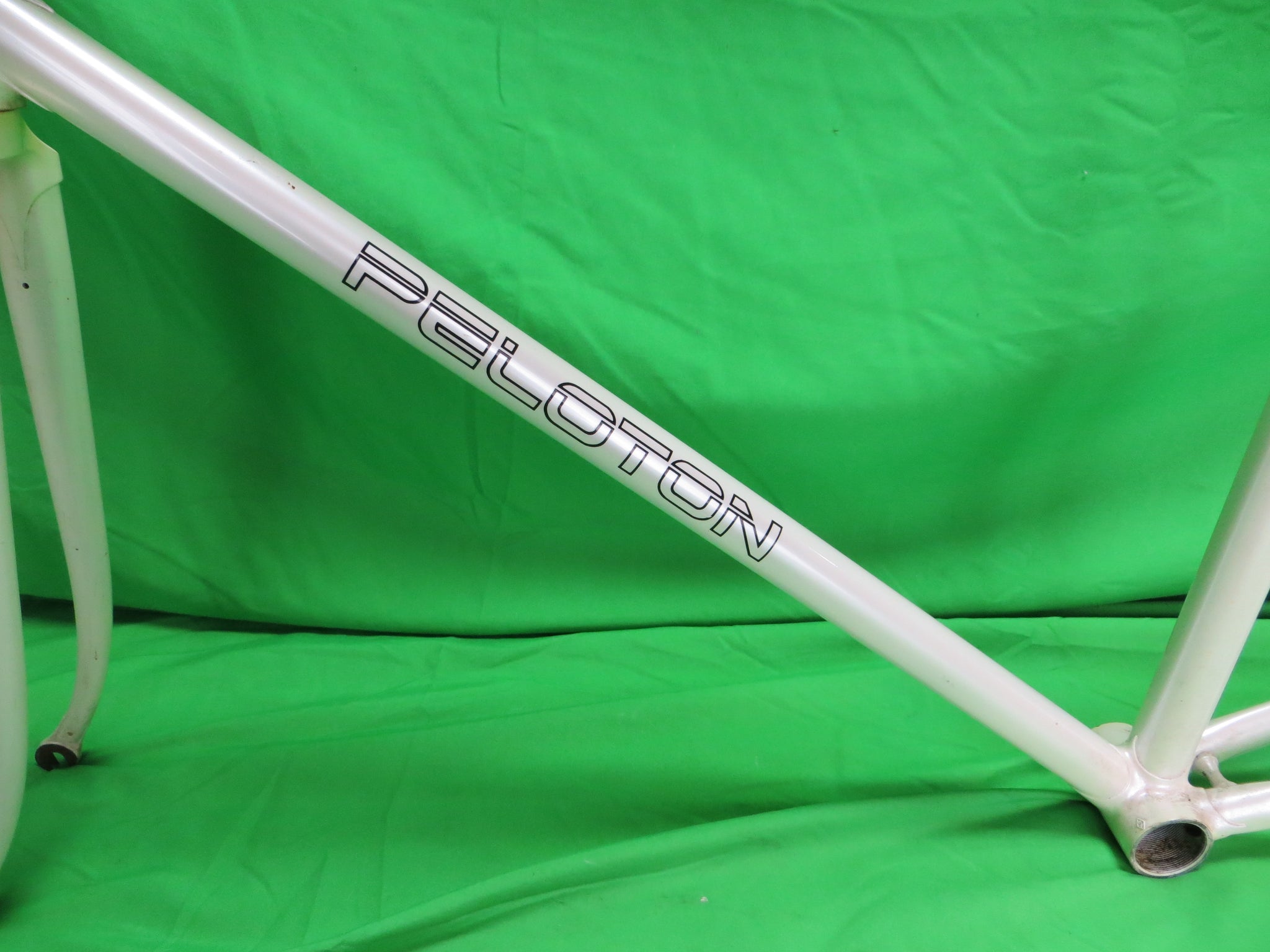 Vintage PELOTON // White // 52cm – NJS EXPORT