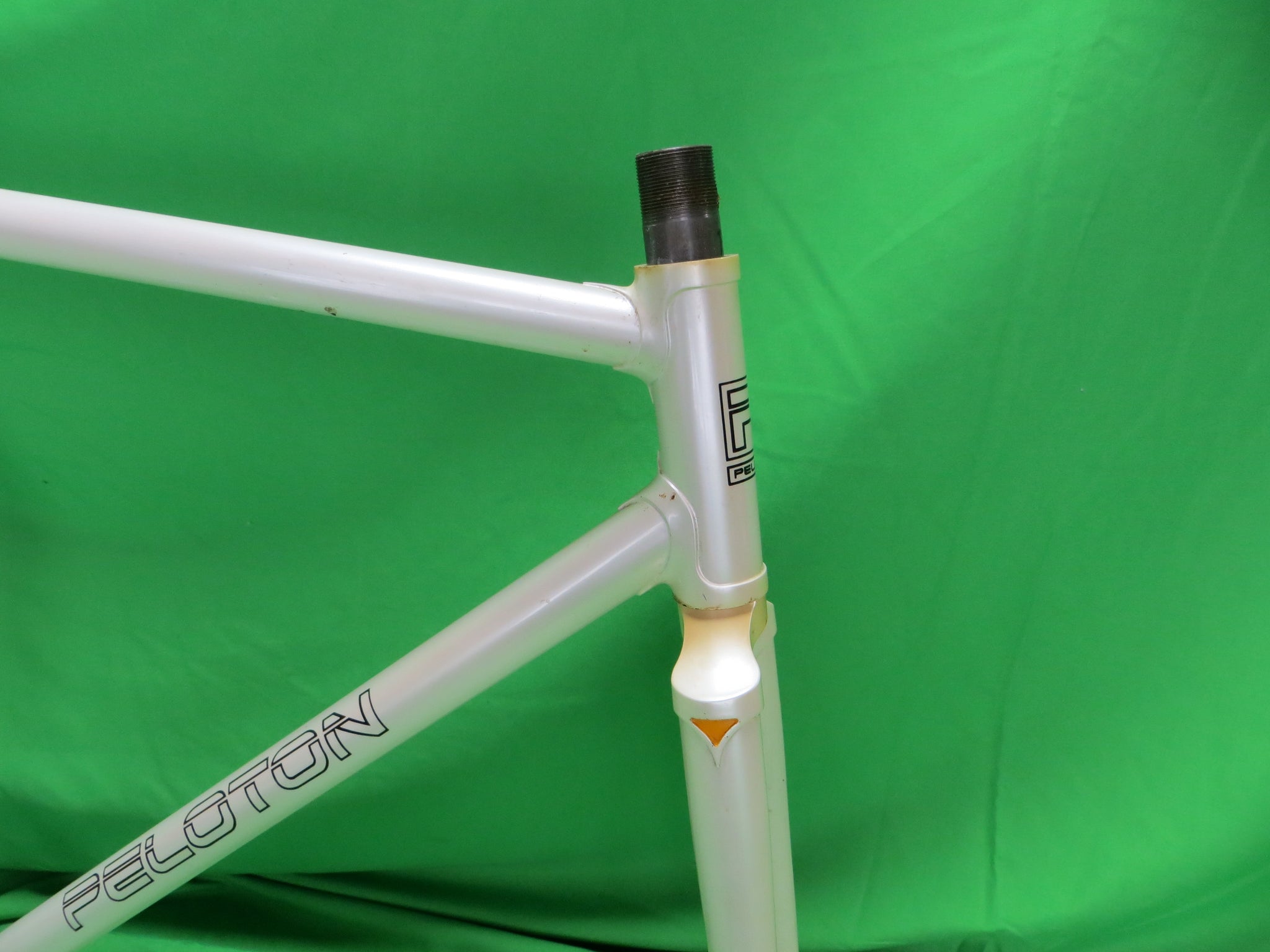 Vintage PELOTON // White // 52cm – NJS EXPORT